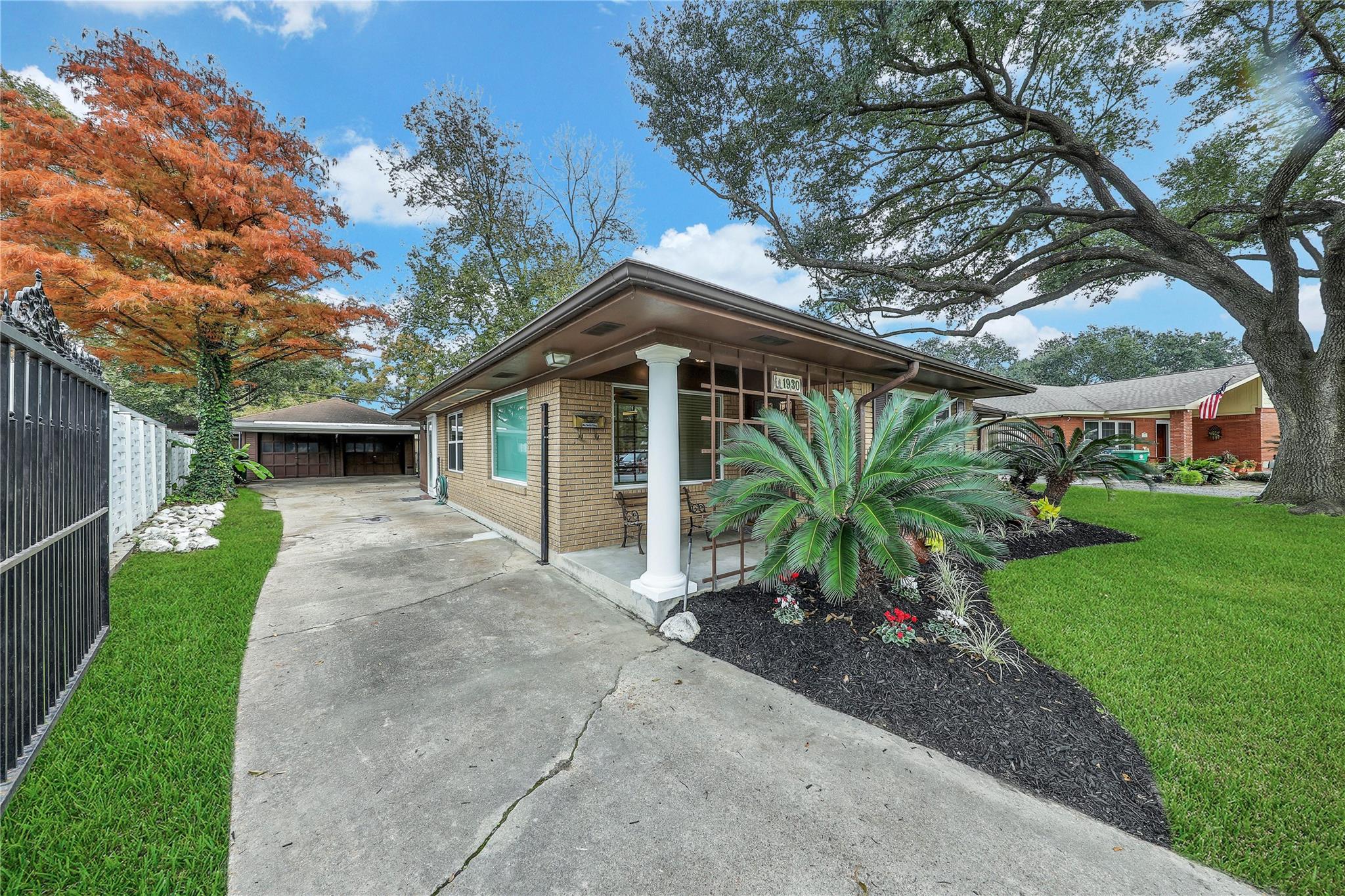 1930 Brimberry Street