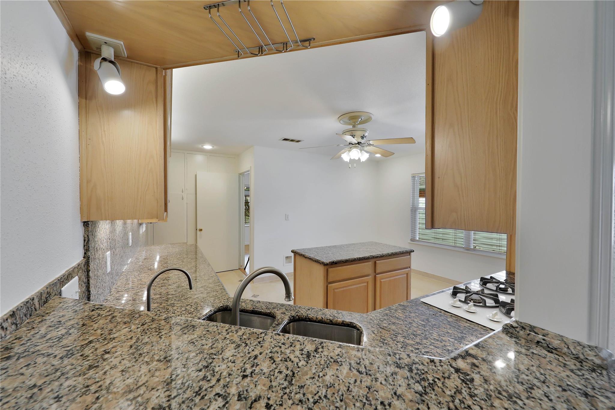 1930 Brimberry Street