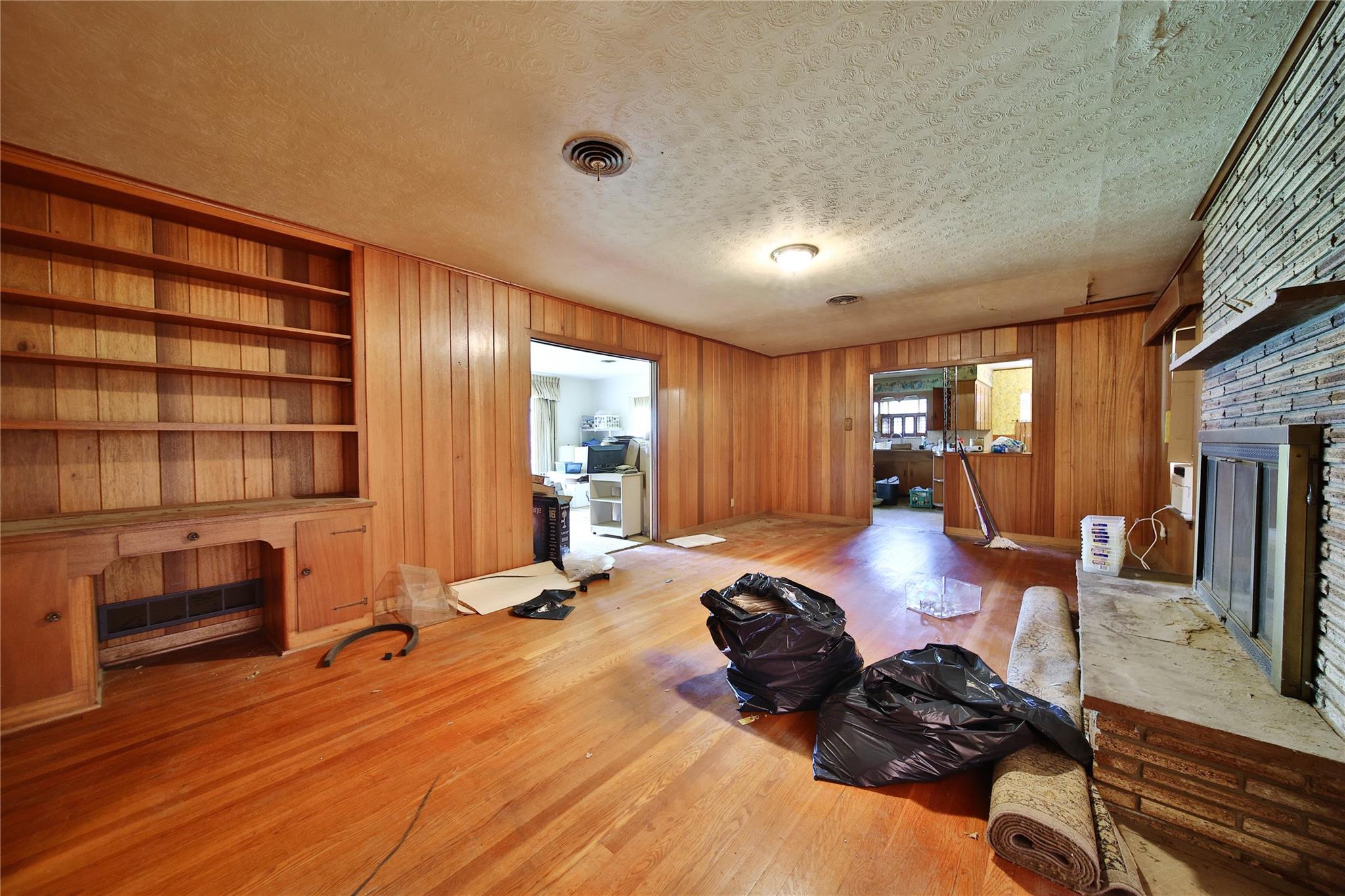 4011 Grimes Street