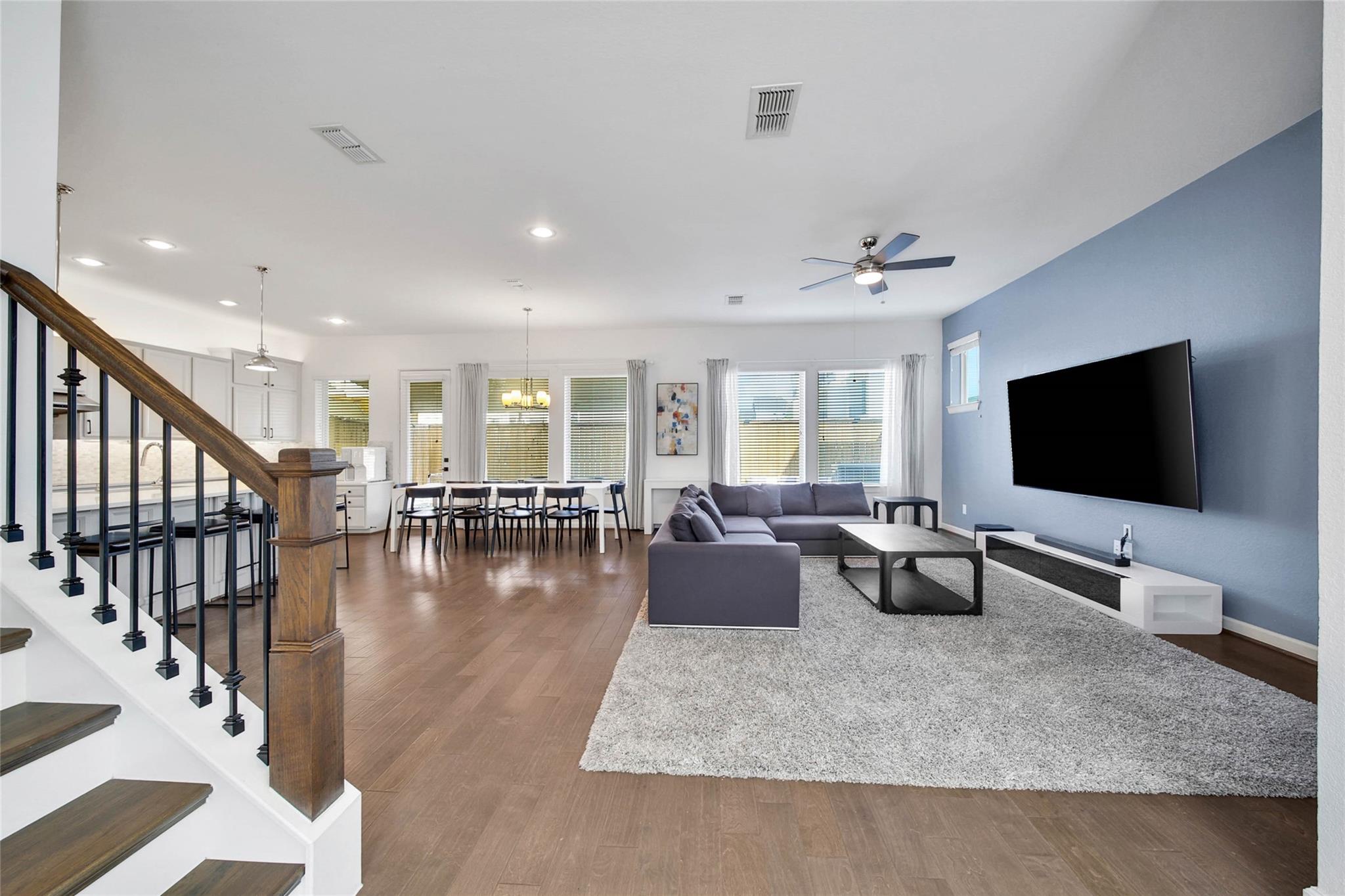 8710 Strongoak Lane