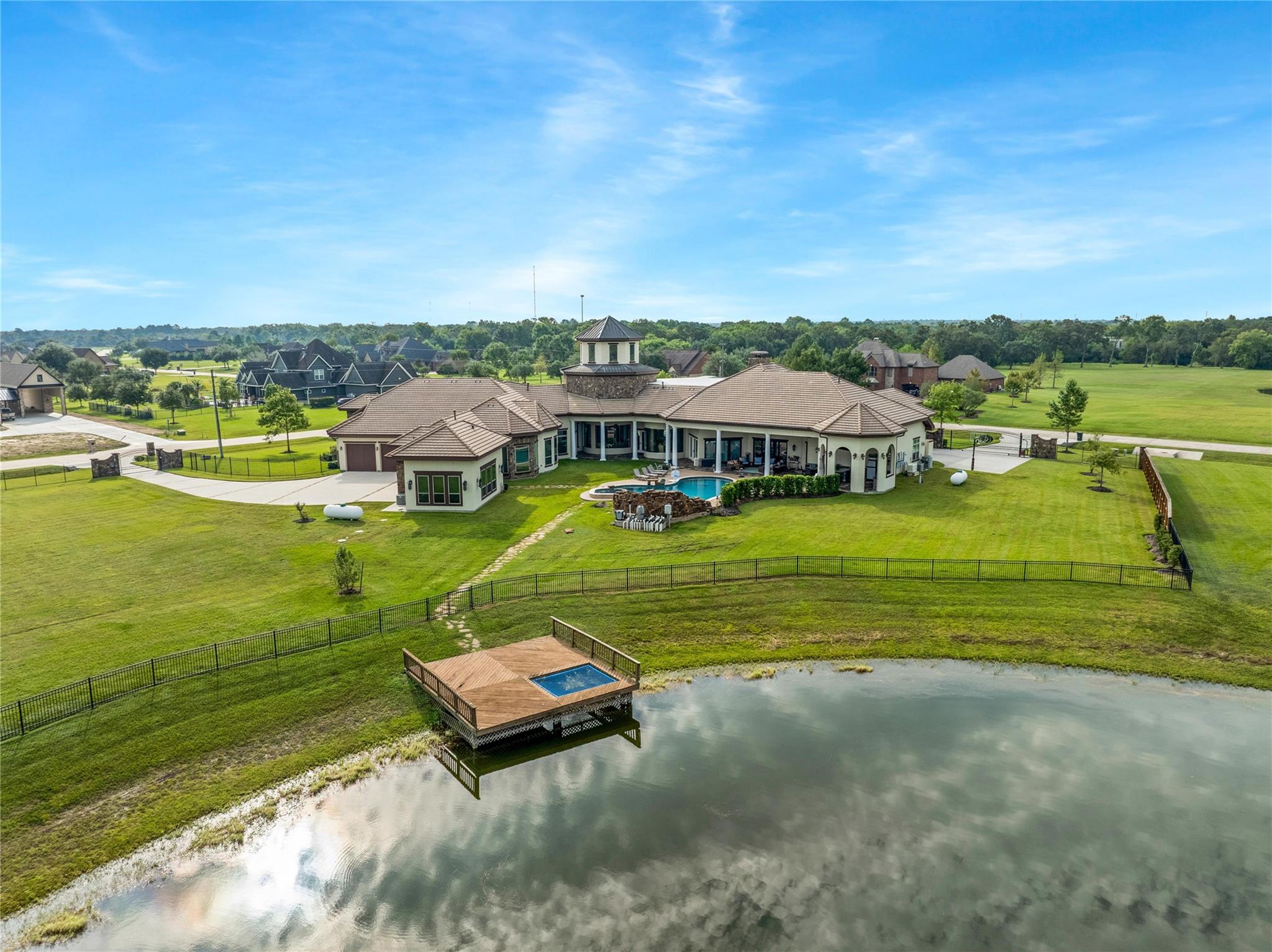 418 Lakeview Boulevard