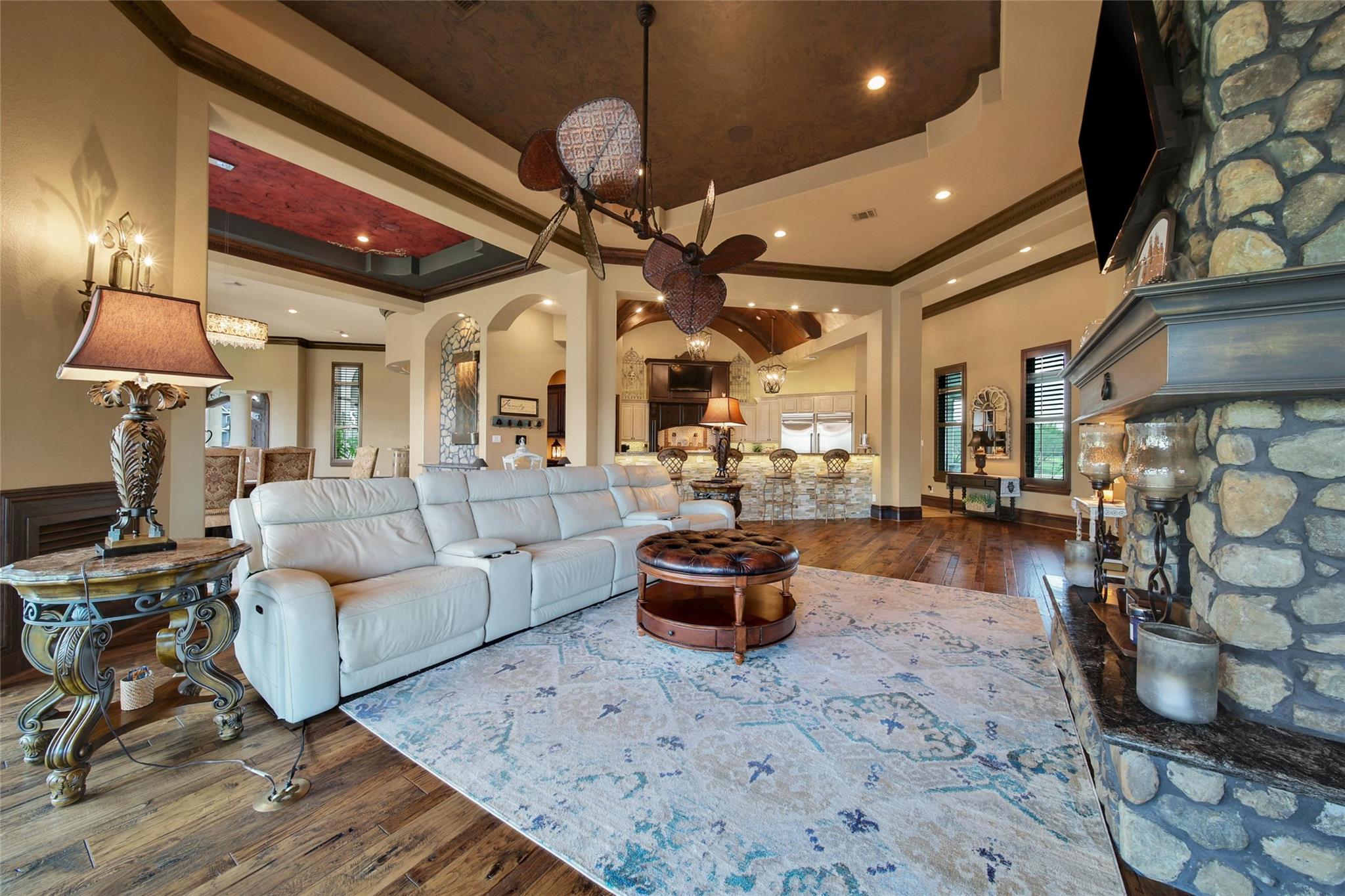 418 Lakeview Boulevard