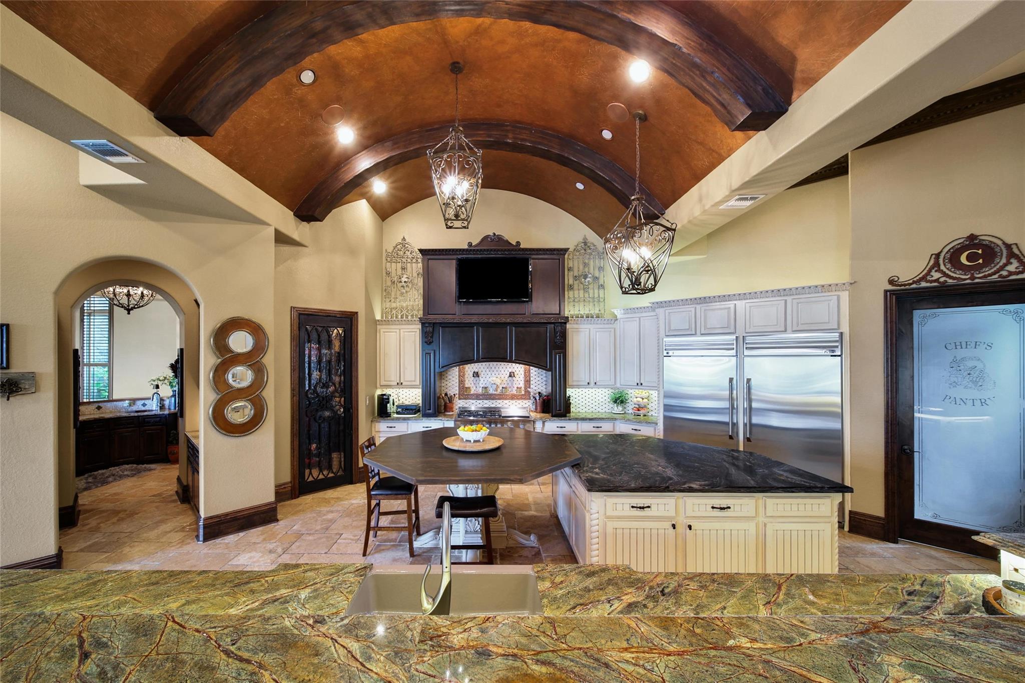 418 Lakeview Boulevard