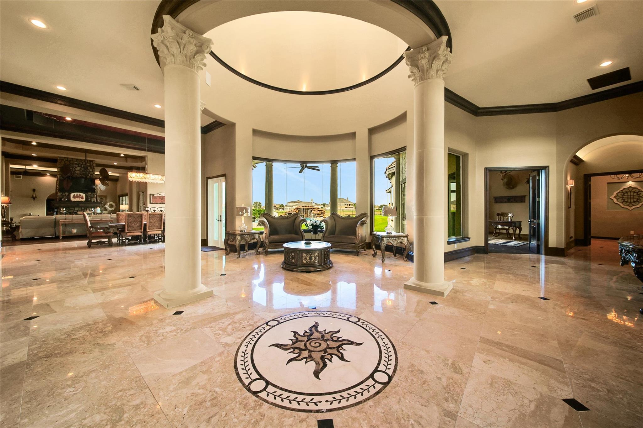 418 Lakeview Boulevard