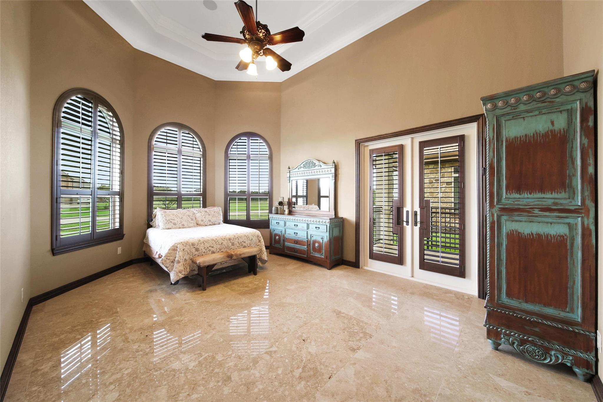 418 Lakeview Boulevard