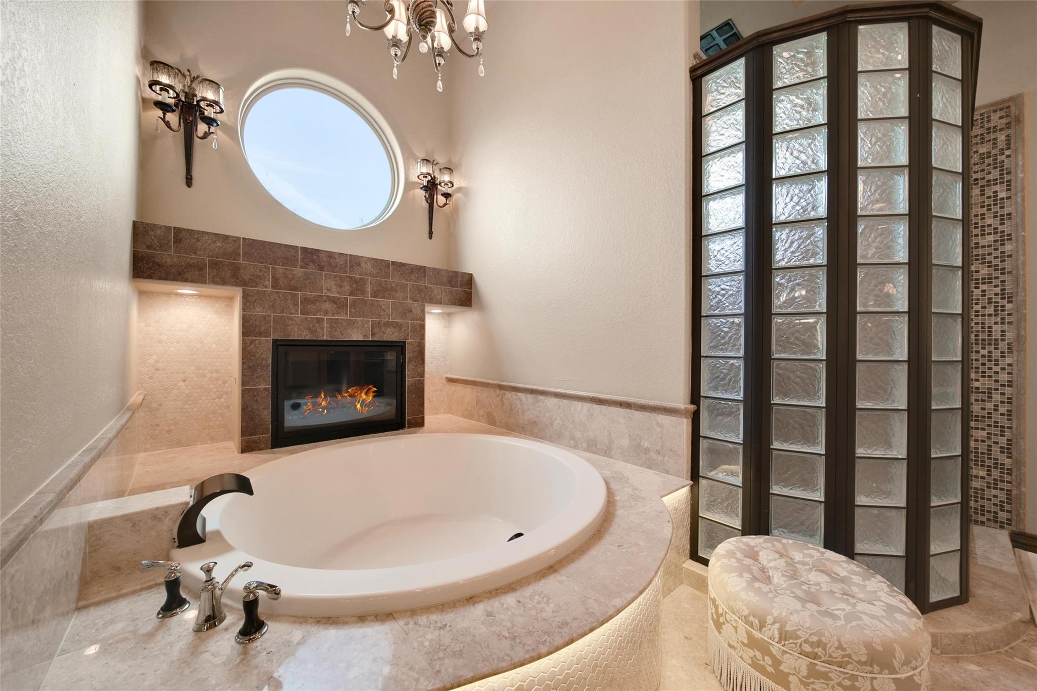 418 Lakeview Boulevard