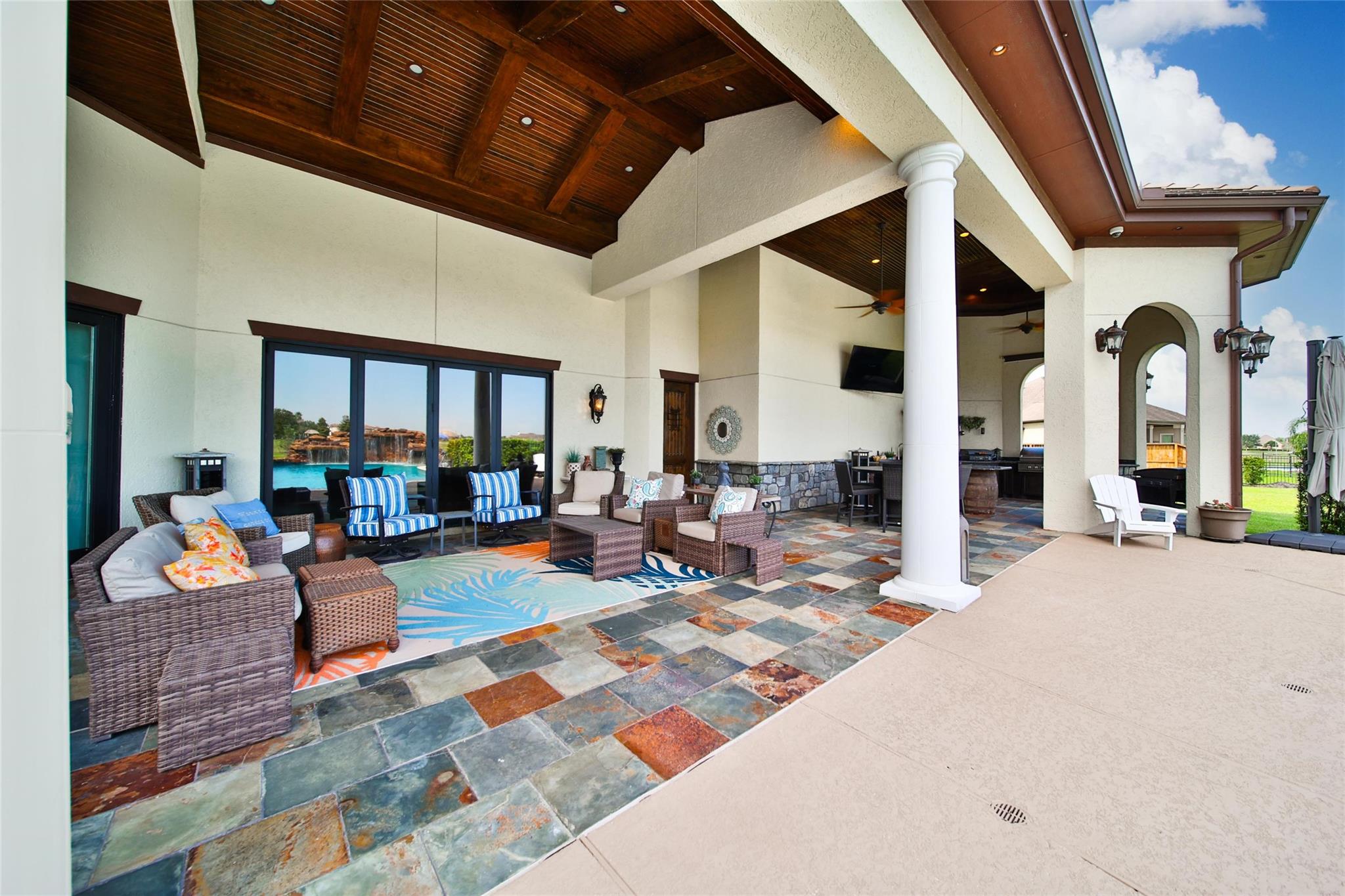 418 Lakeview Boulevard