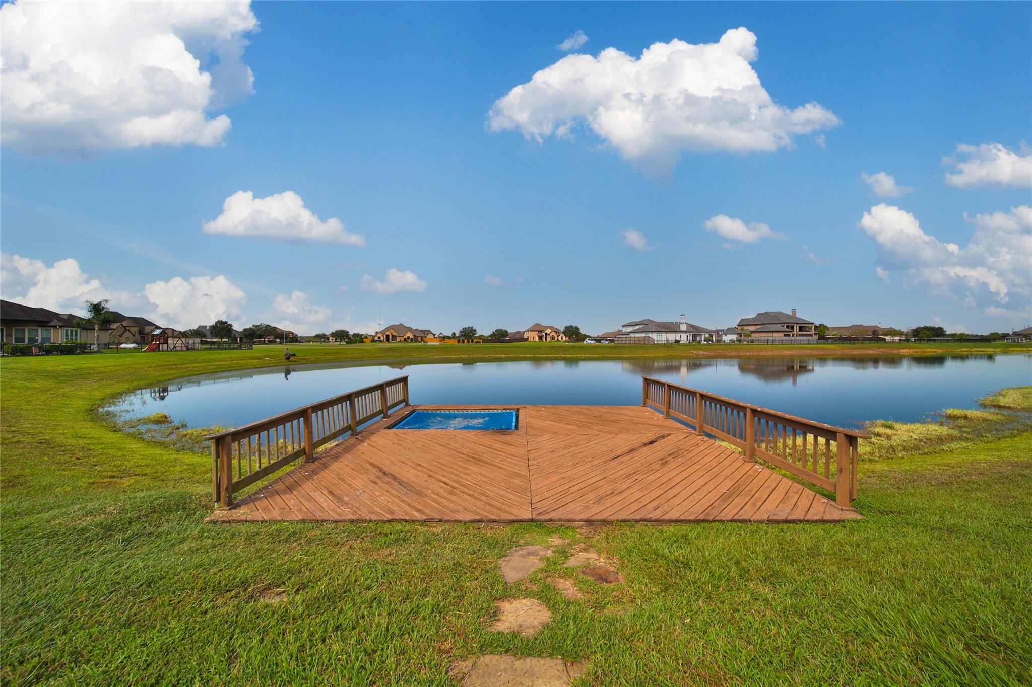 418 Lakeview Boulevard