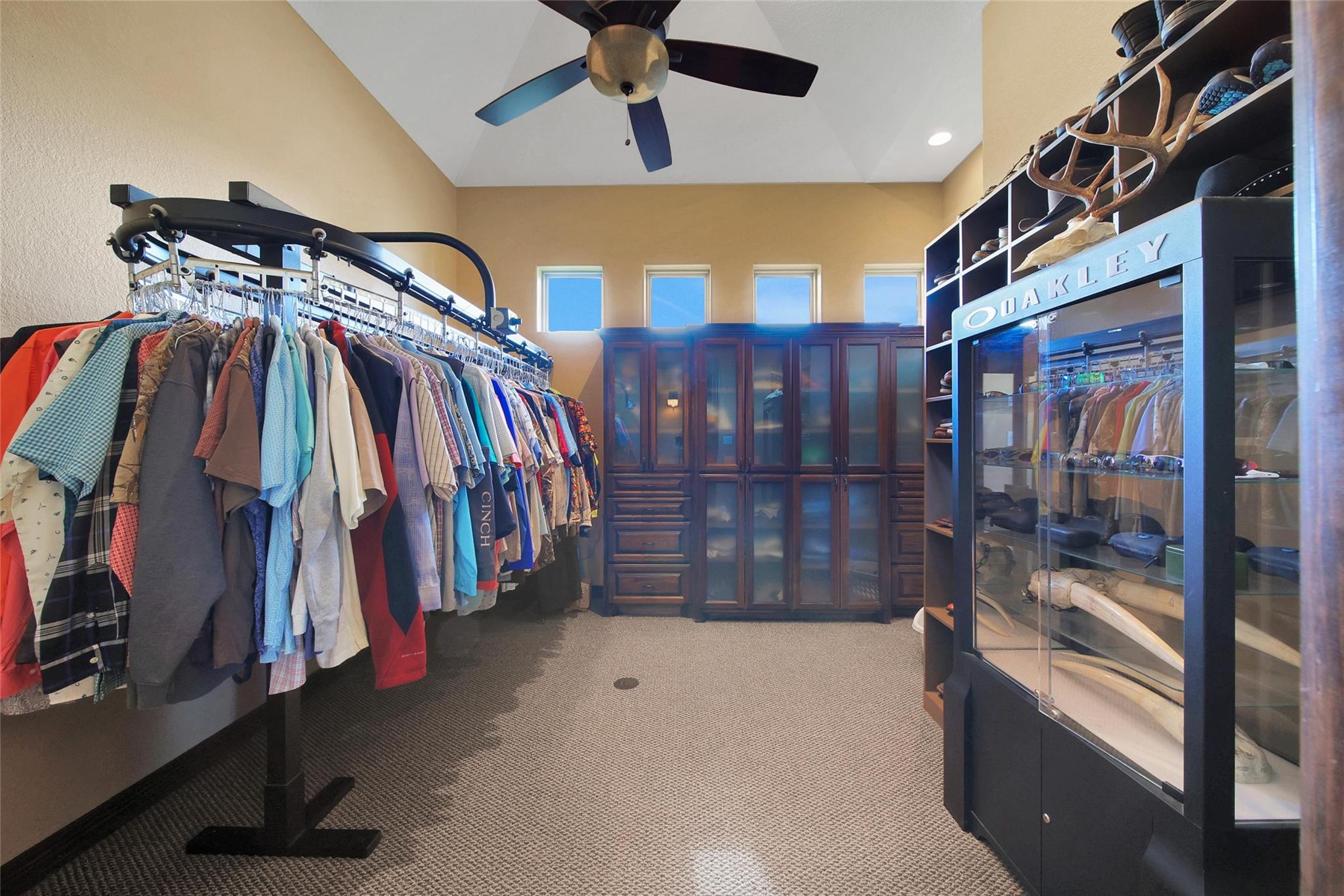 418 Lakeview Boulevard