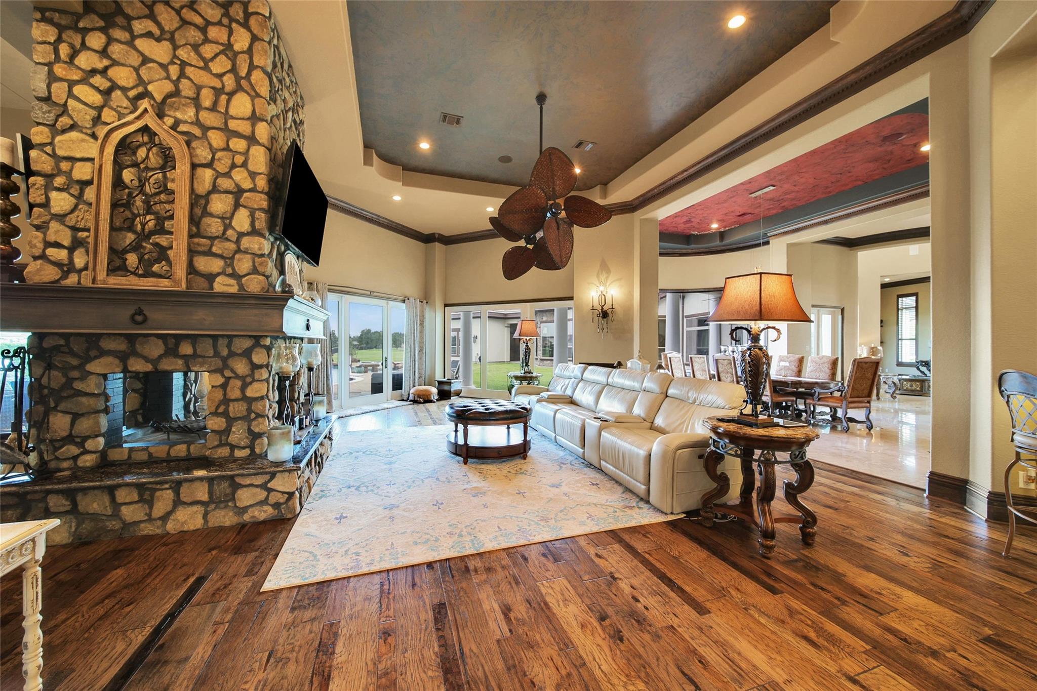 418 Lakeview Boulevard