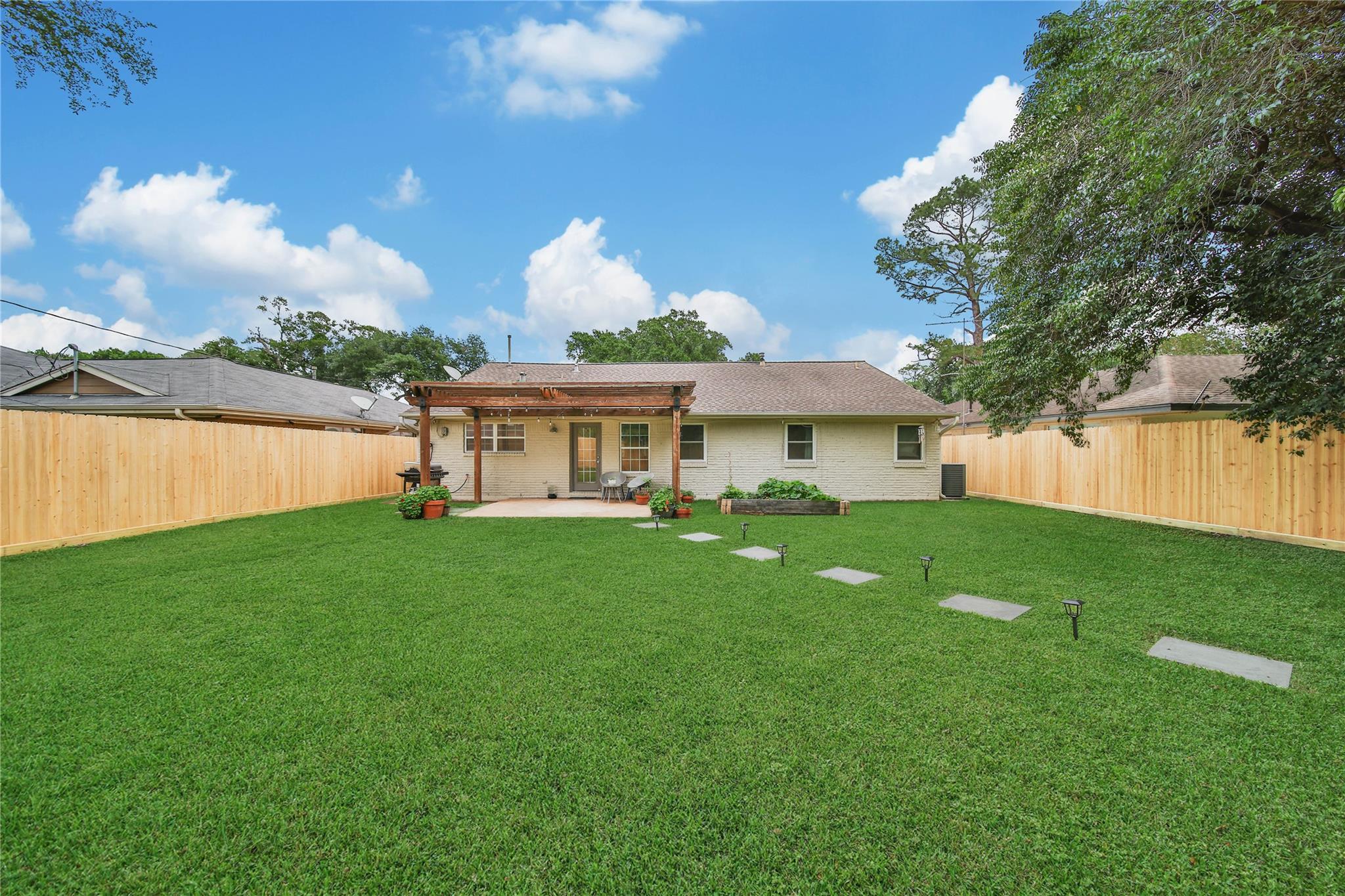 11218 Cliffwood Drive