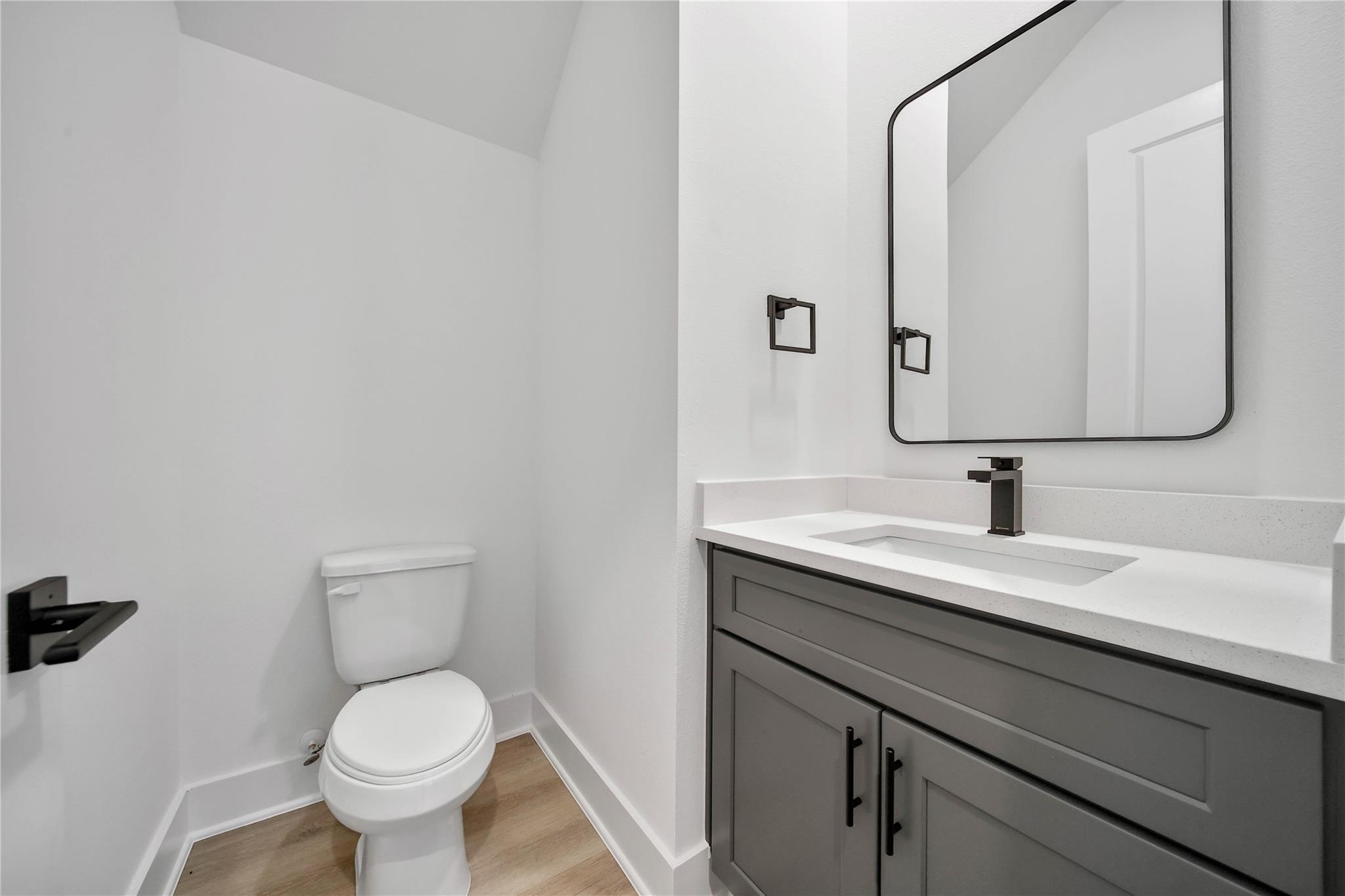 7705 Inwood Grove Lane