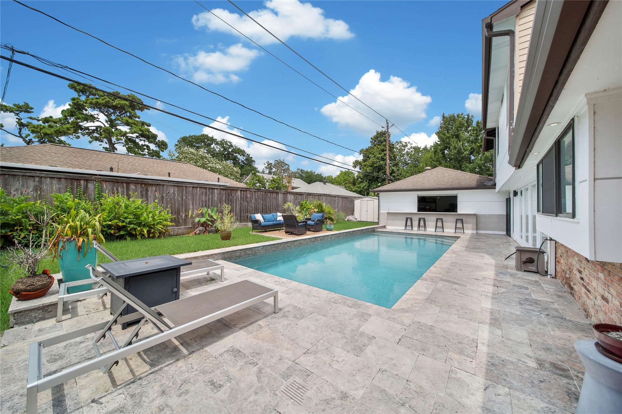 1030 Chantilly Lane