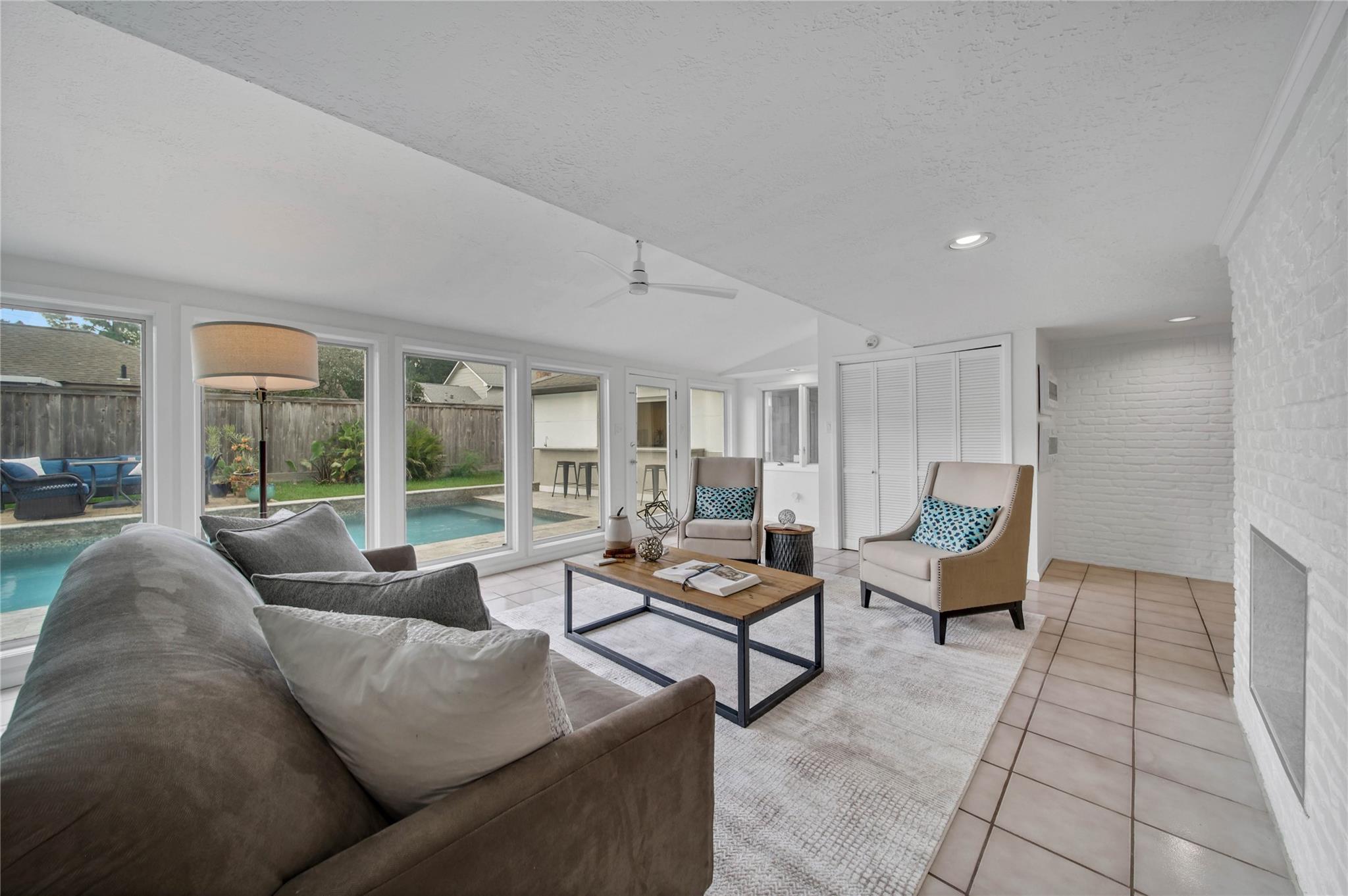 1030 Chantilly Lane