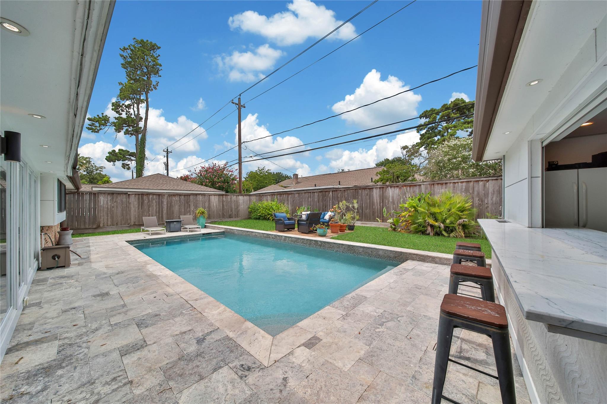 1030 Chantilly Lane