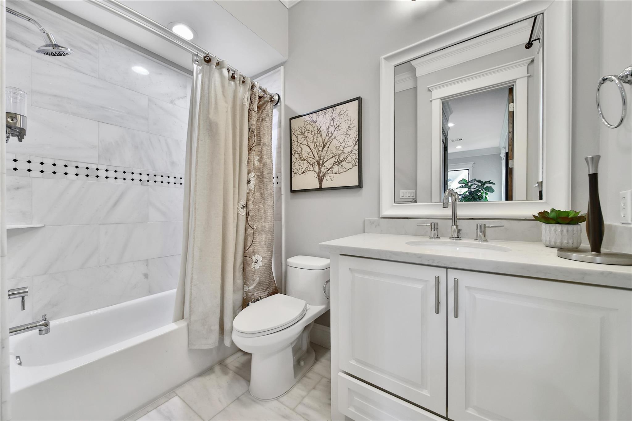 1367 Woodcrest Drive