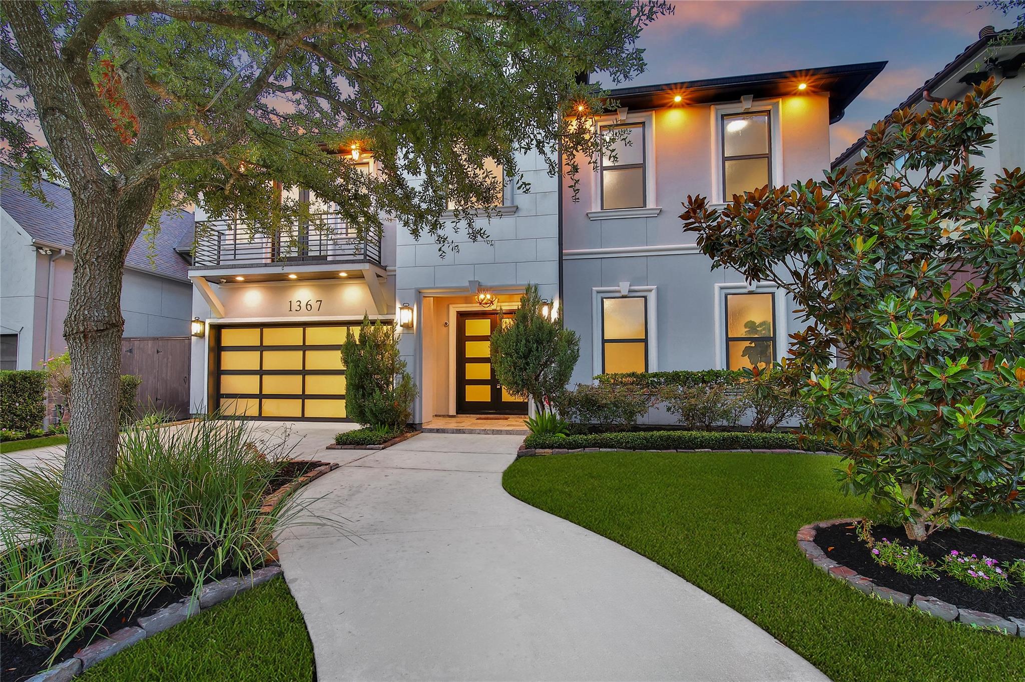 1367 Woodcrest Drive