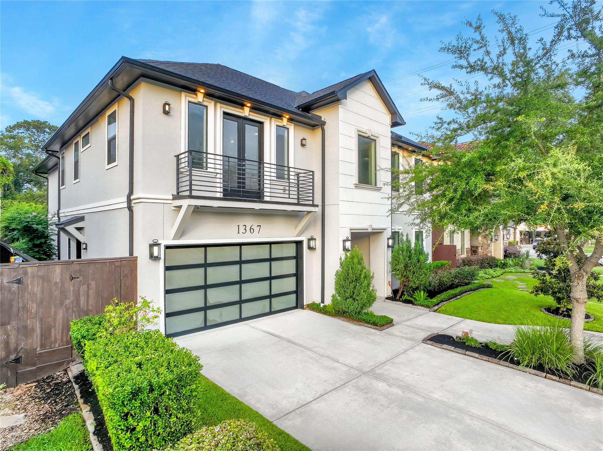 1367 Woodcrest Drive
