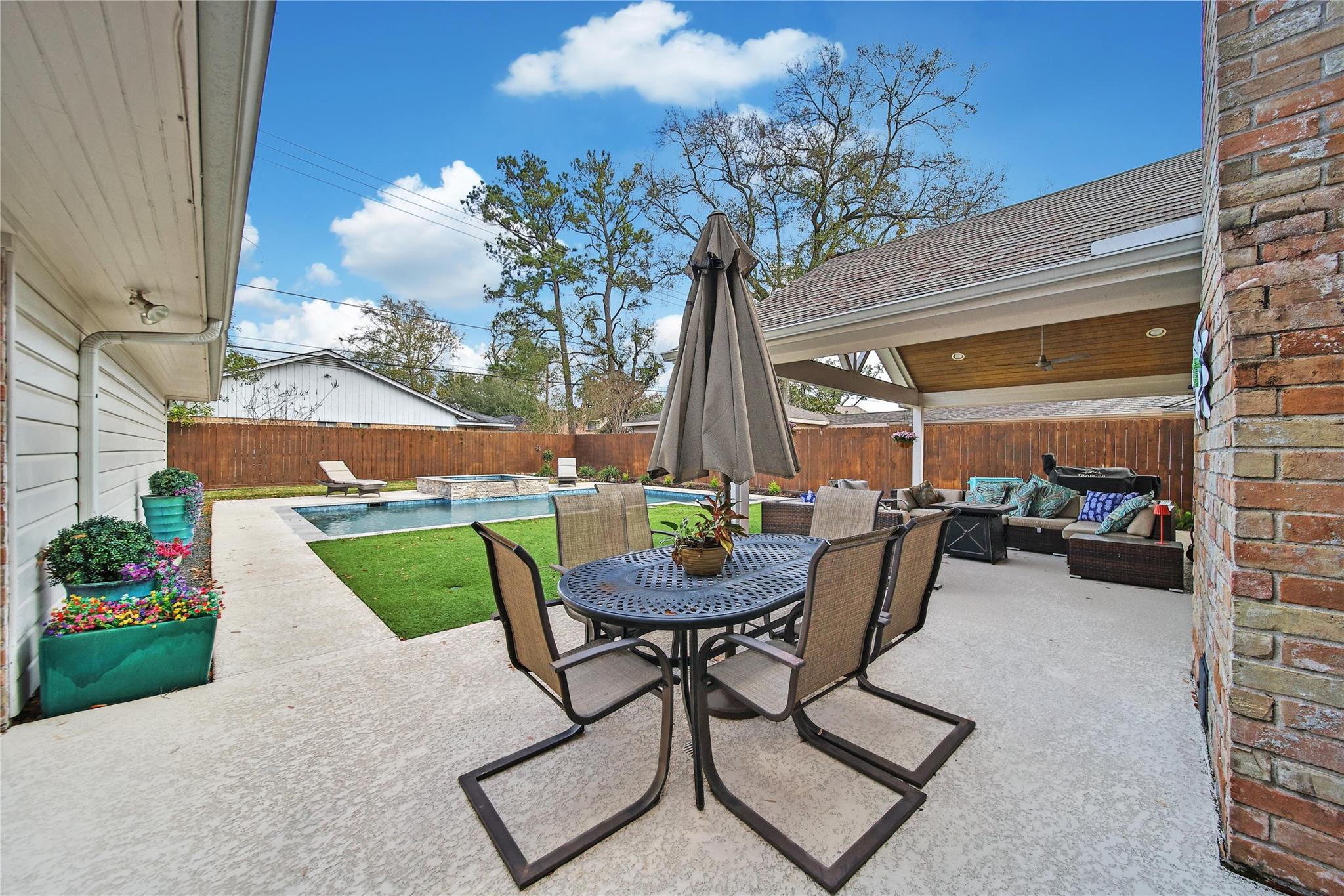 1018 Candlelight Lane