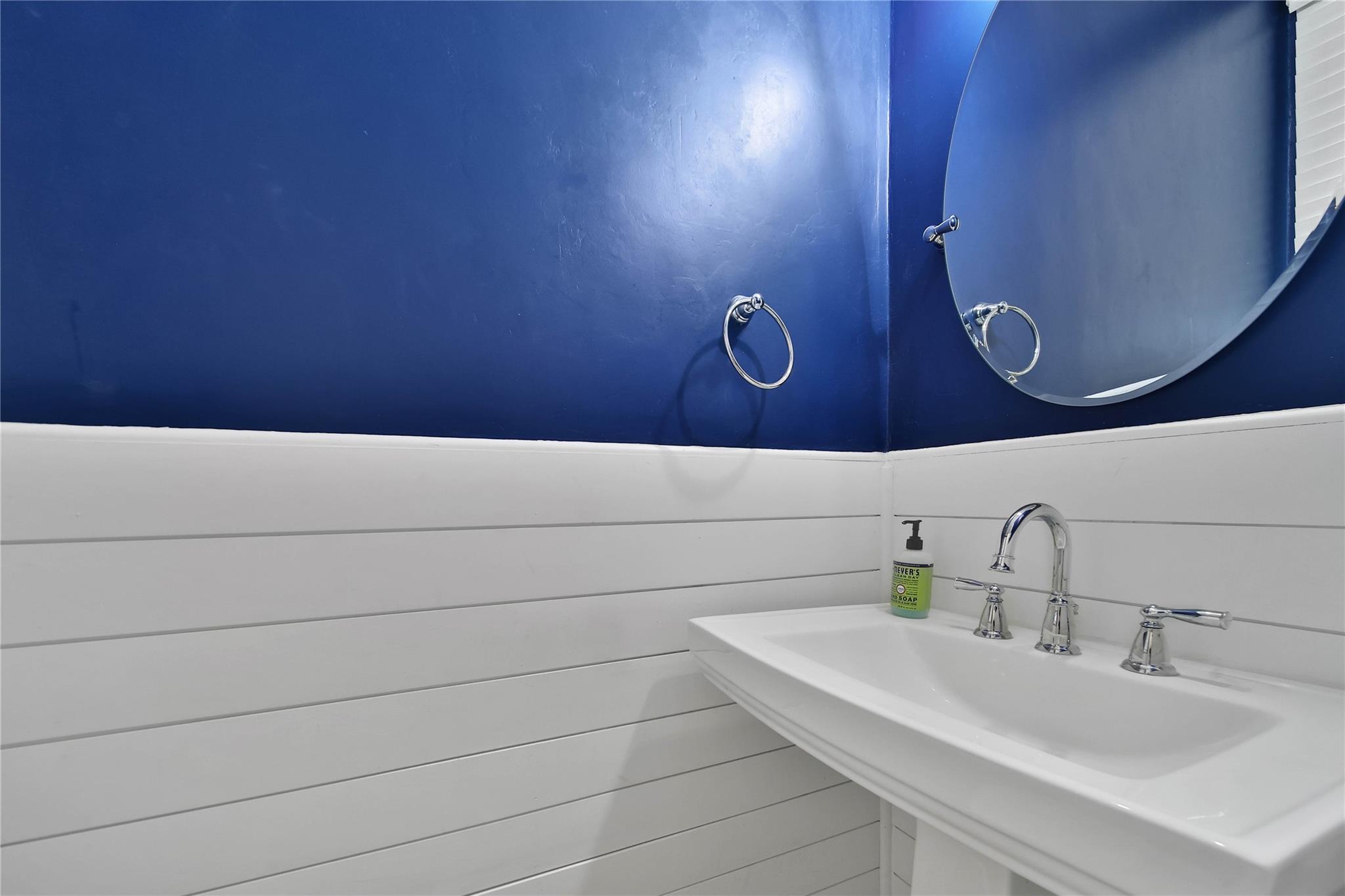 10915 Holly Springs Drive