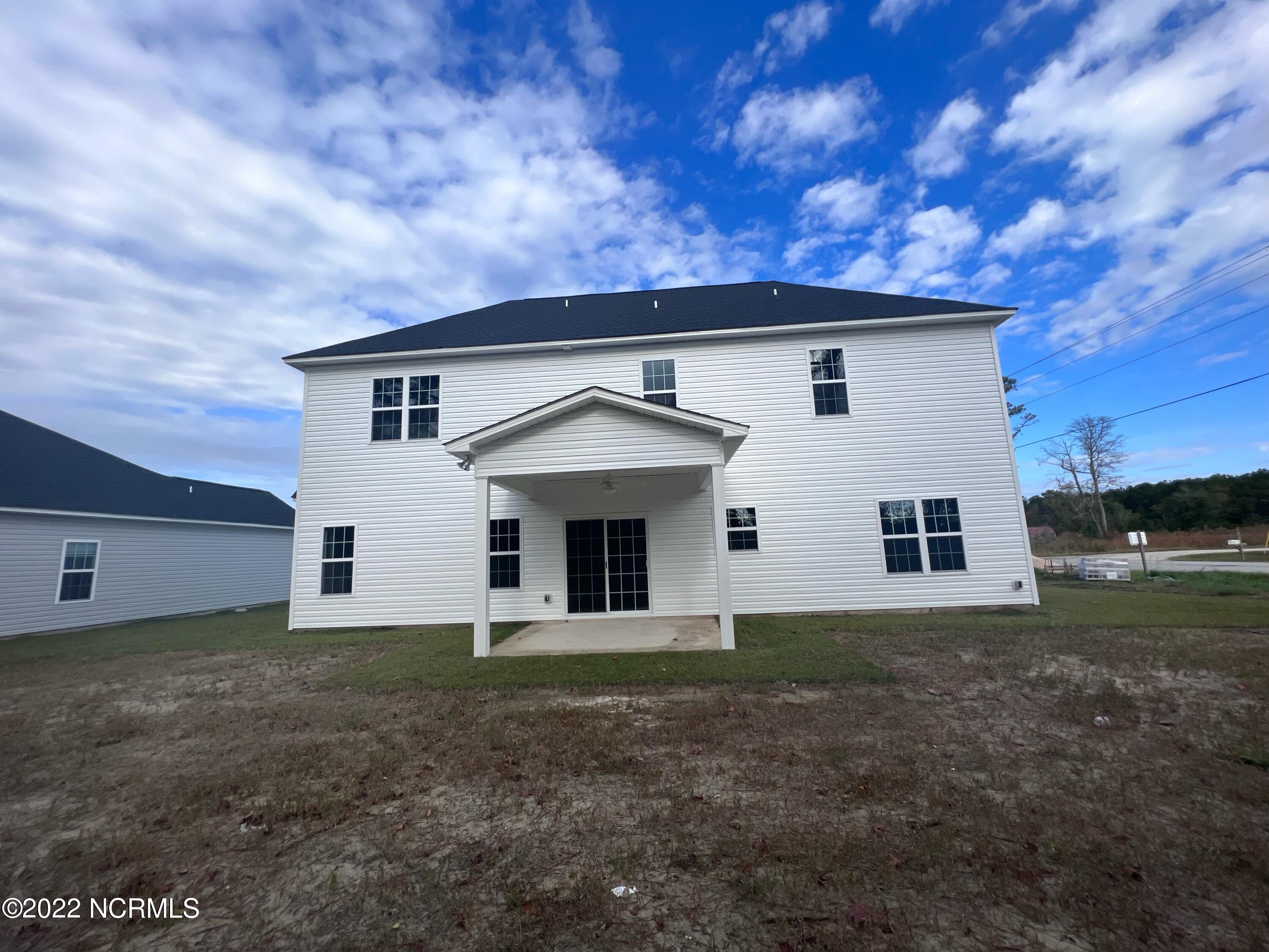 501 White Shoal Way