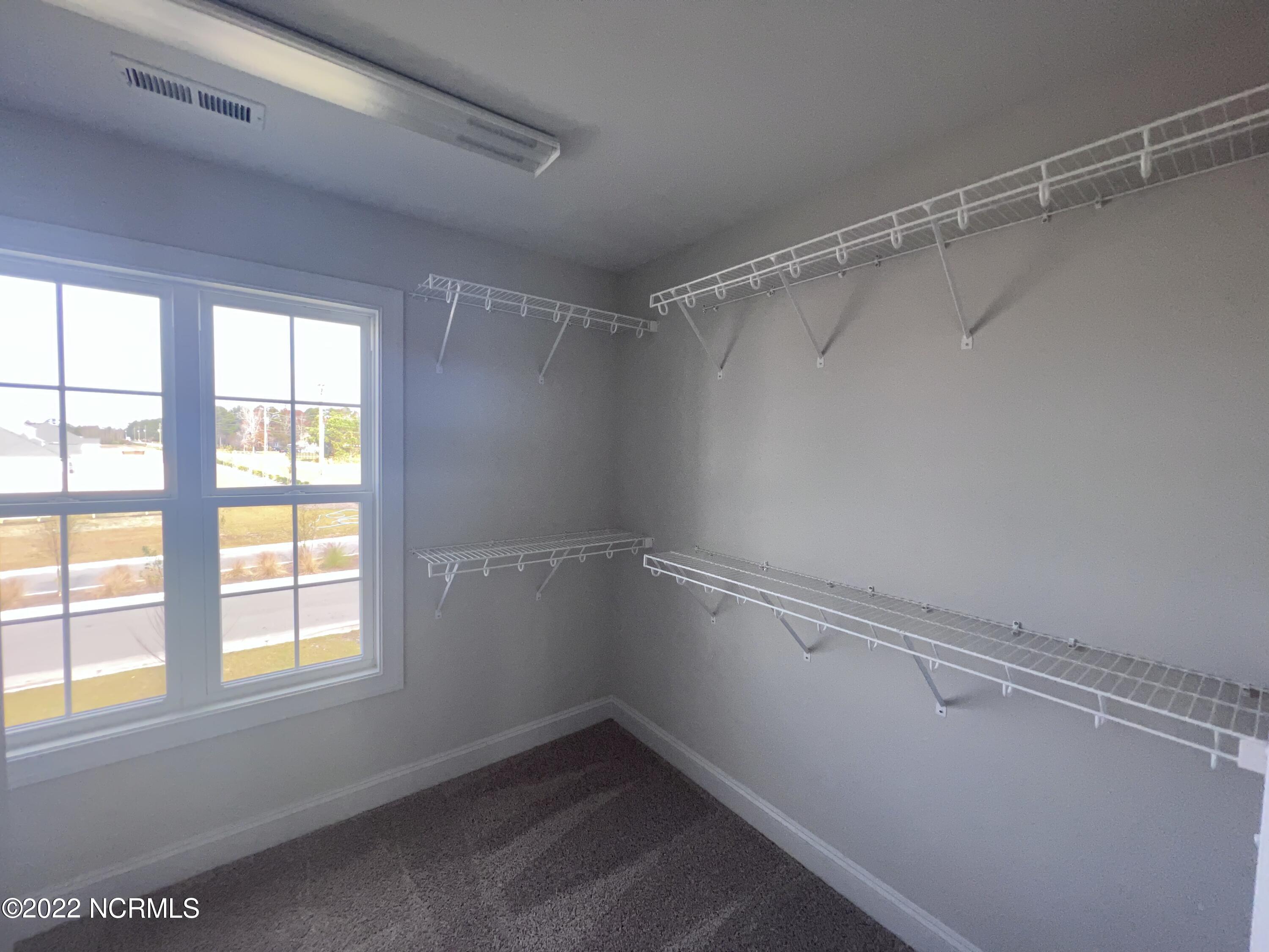 501 White Shoal Way