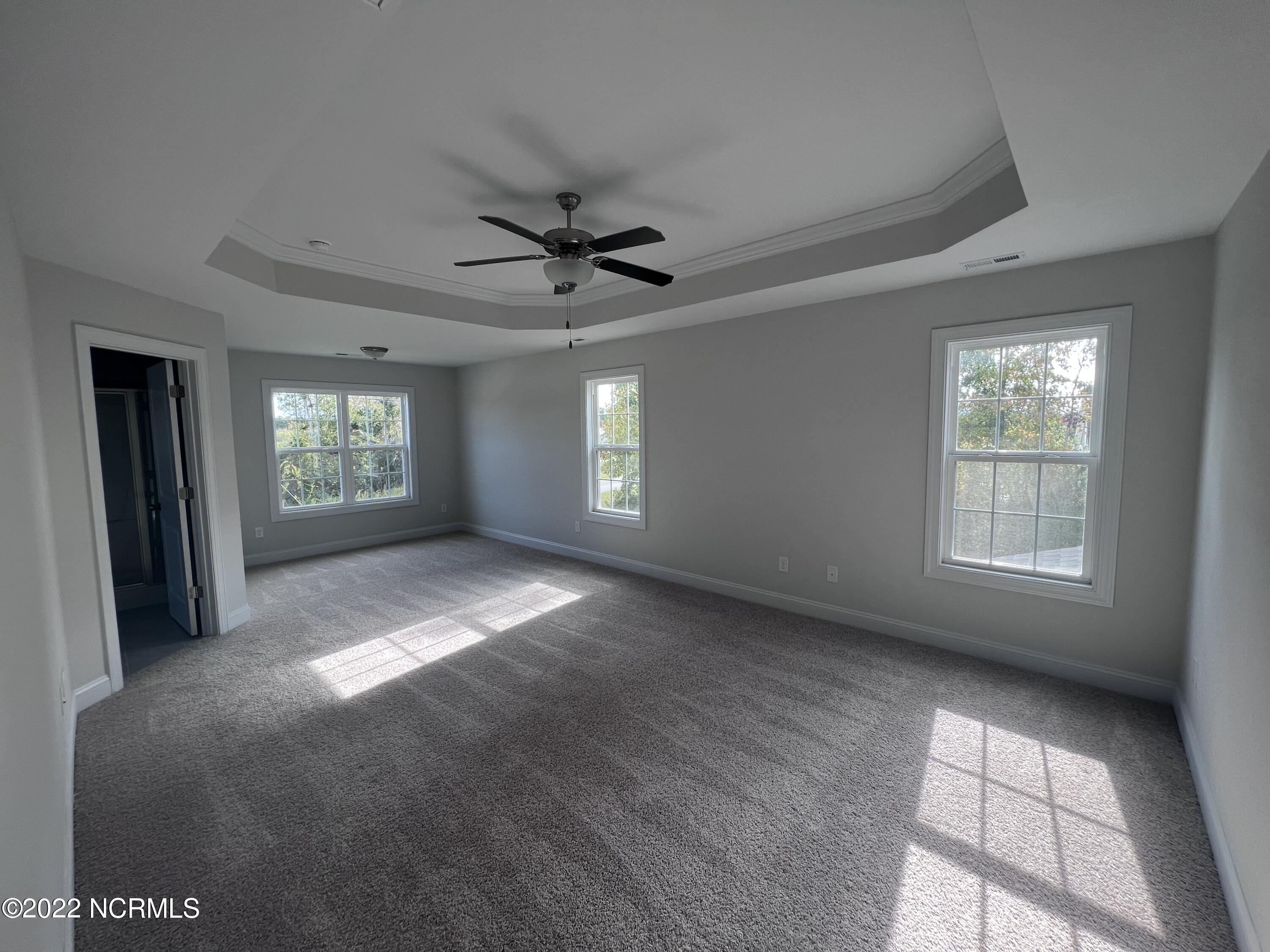 501 White Shoal Way