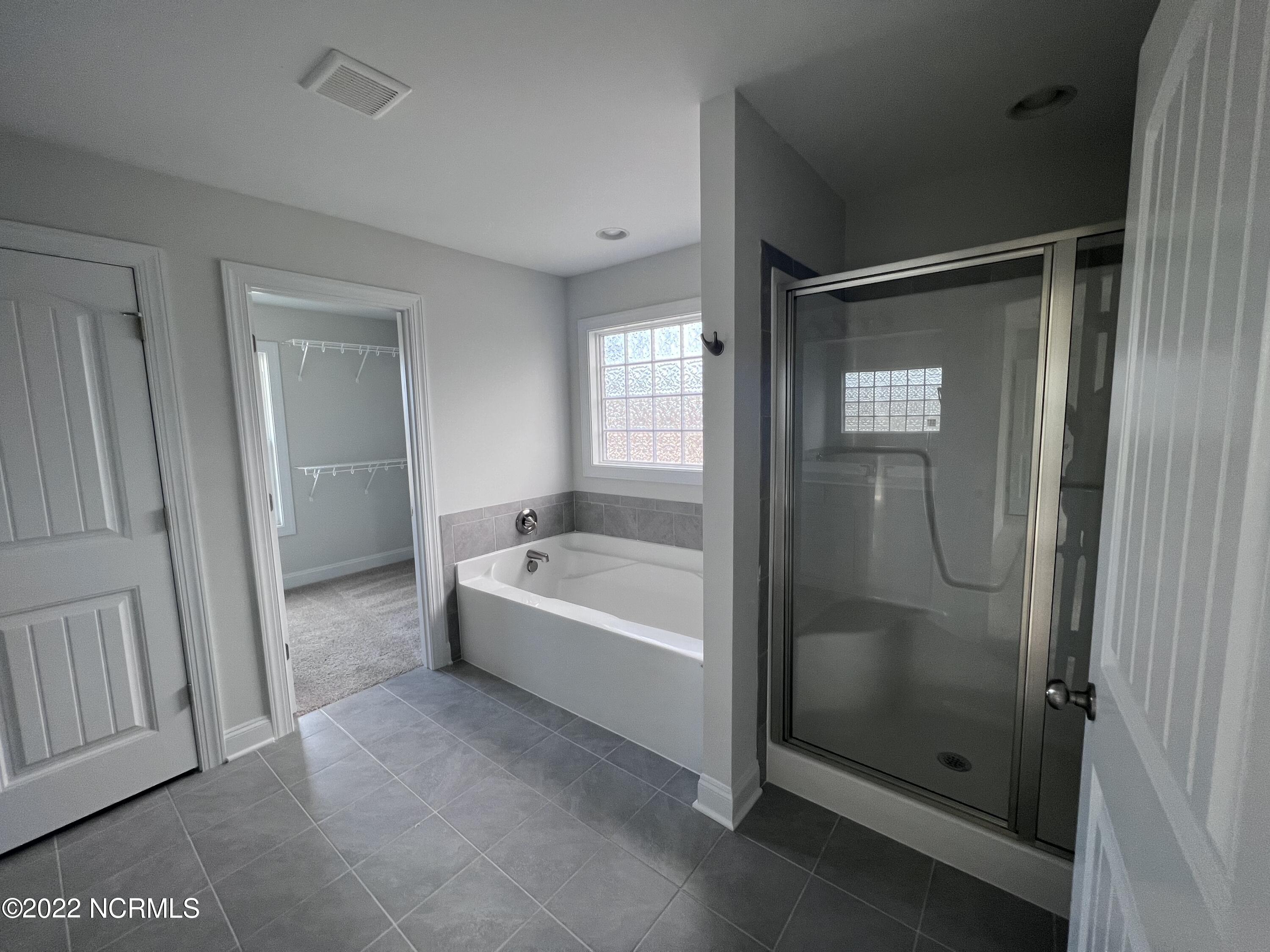 501 White Shoal Way