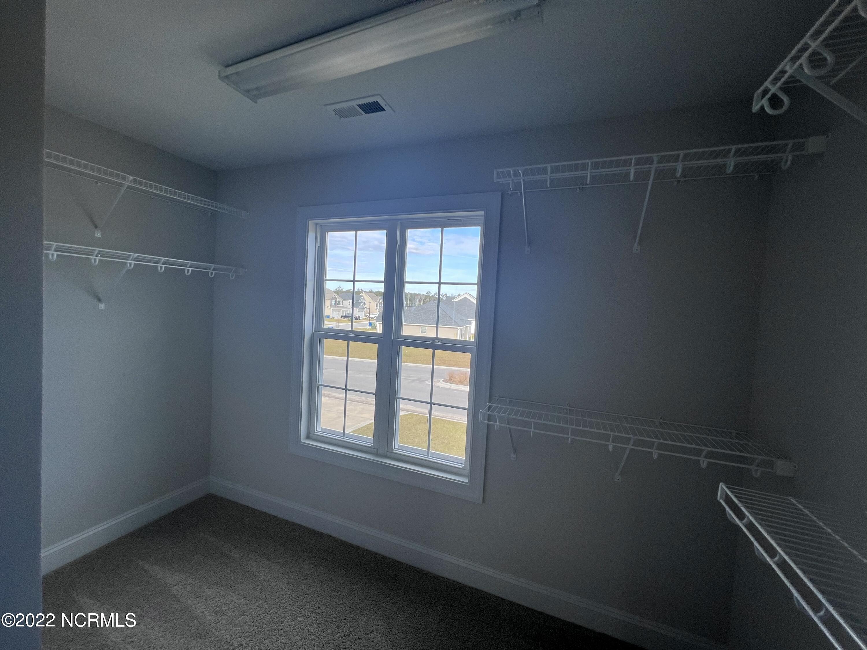 501 White Shoal Way