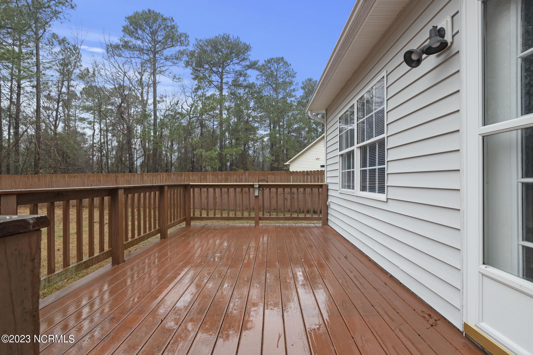 207 Rosewood Circle