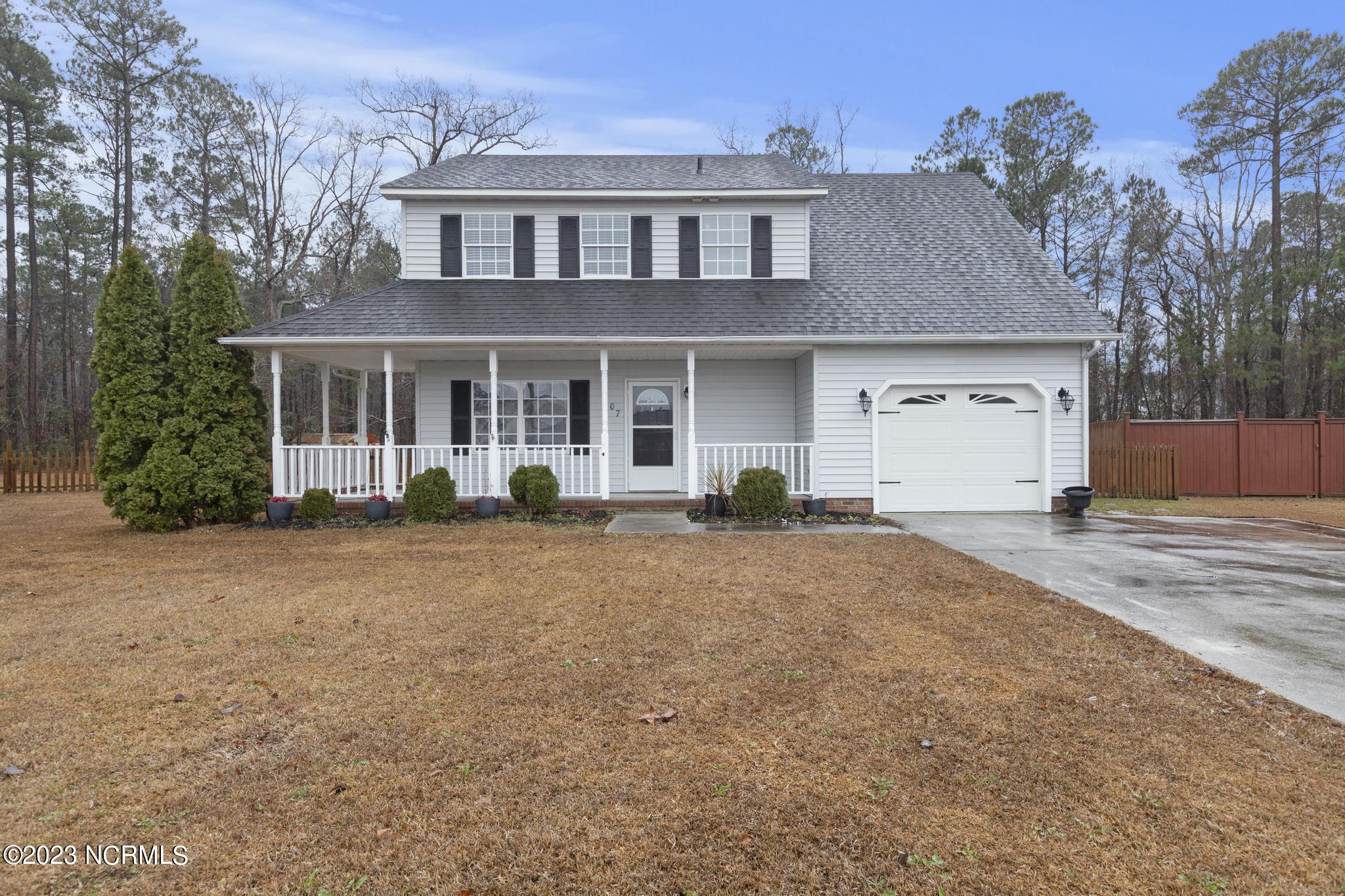 207 Rosewood Circle
