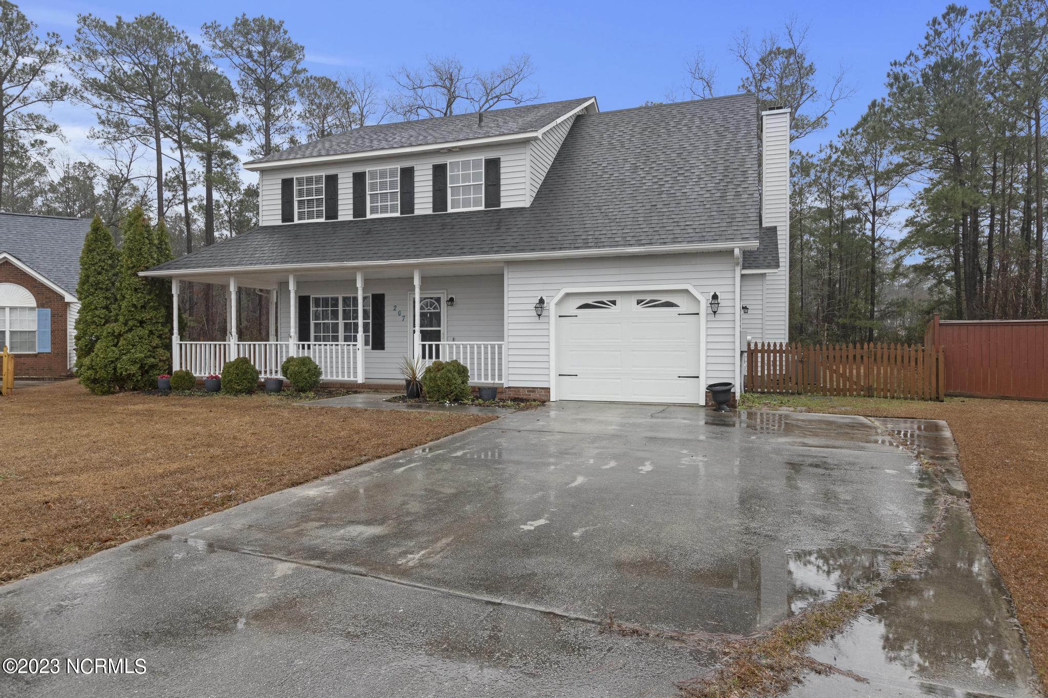 207 Rosewood Circle