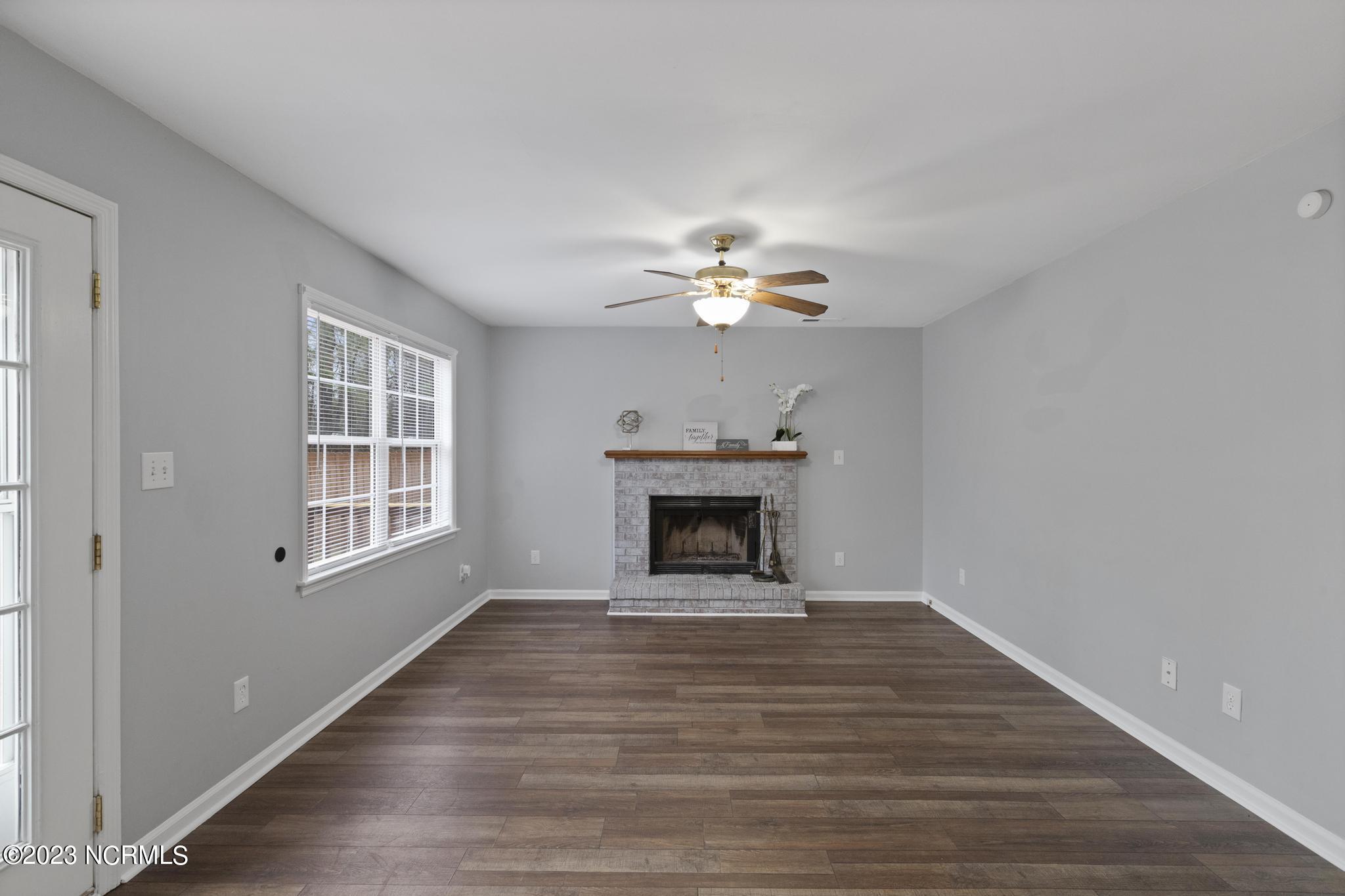 207 Rosewood Circle