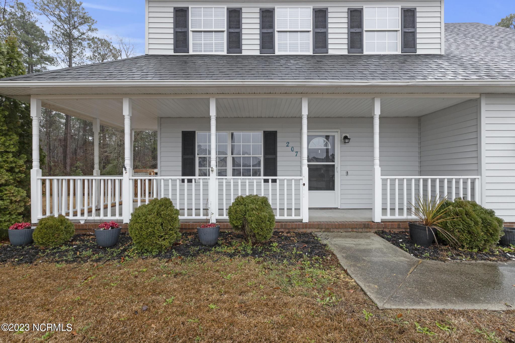 207 Rosewood Circle