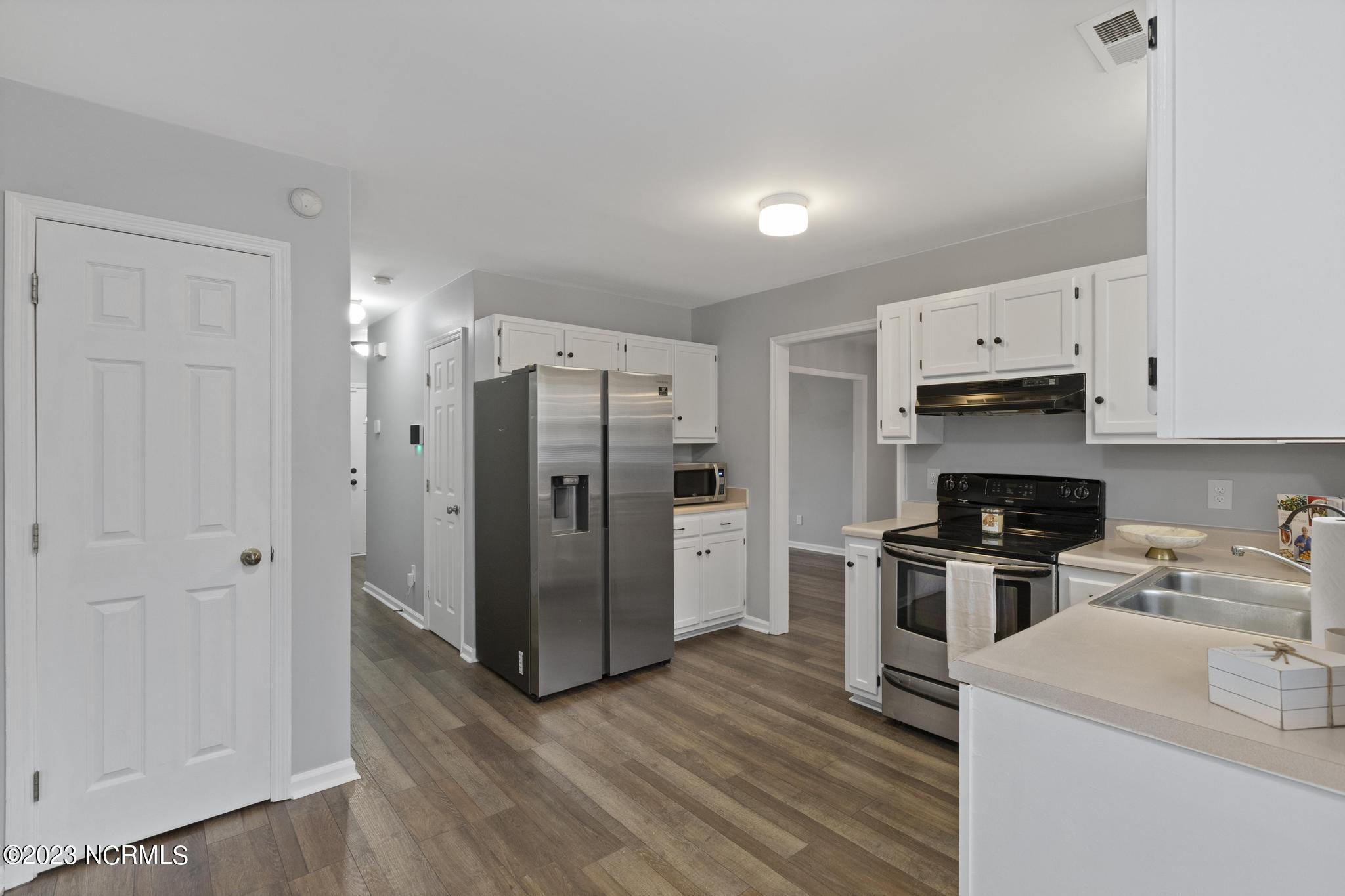 207 Rosewood Circle