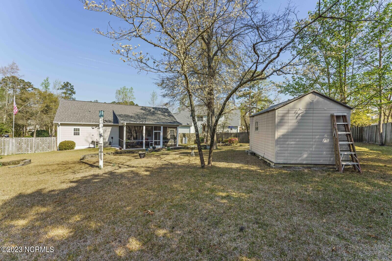 909 Woodridge Court SE