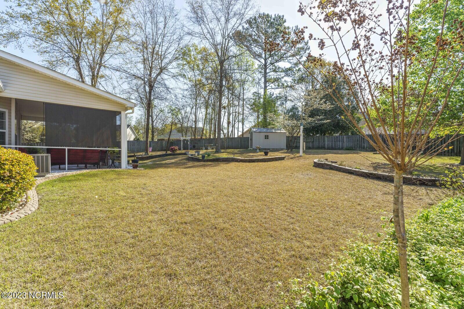 909 Woodridge Court SE