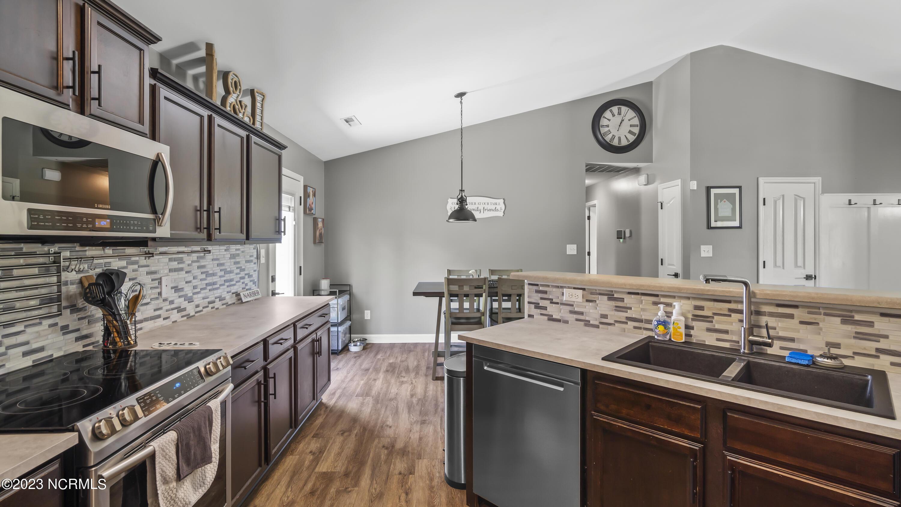 117 Woodbury Farm Drive