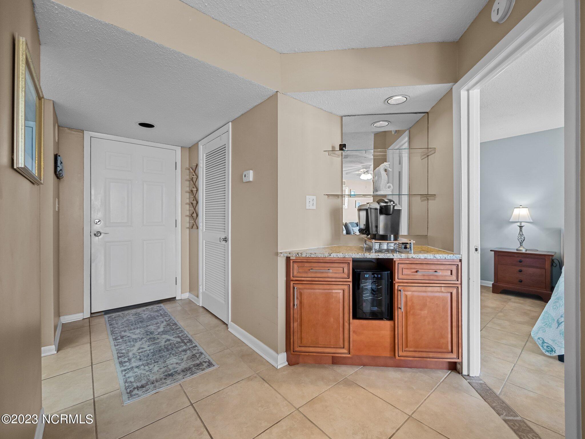 2000 New River Inlet Road, 1304