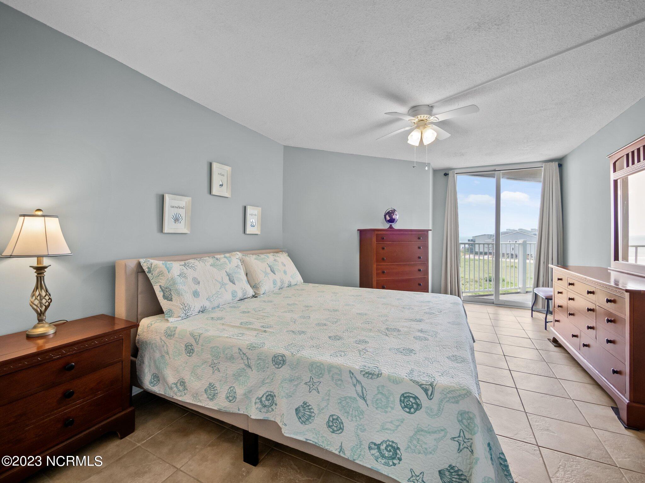 2000 New River Inlet Road, 1304