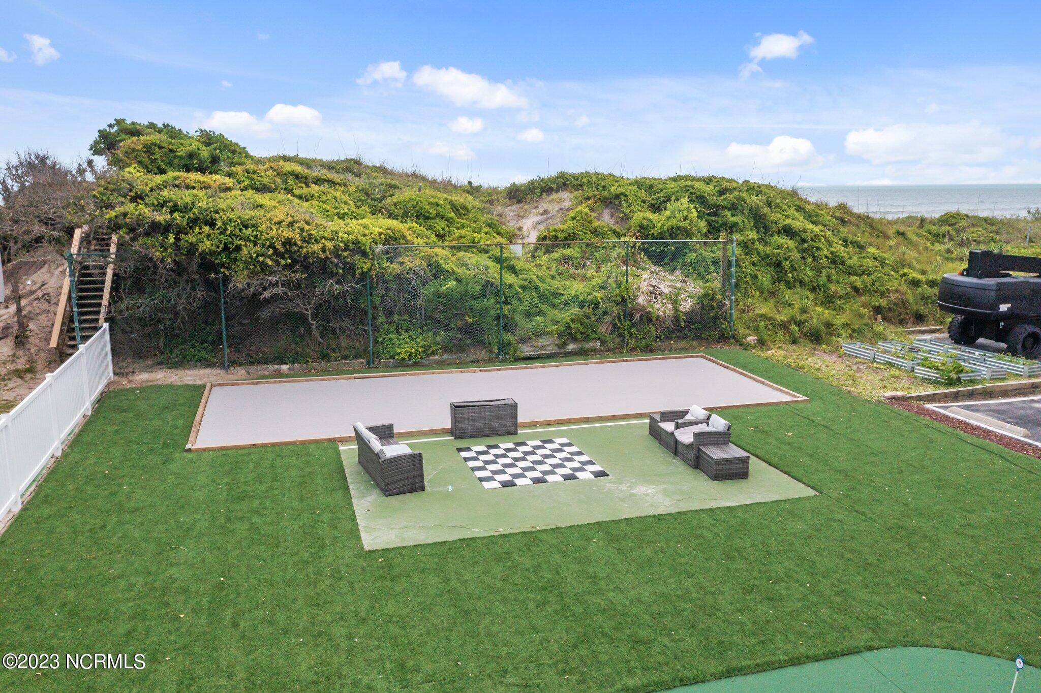2000 New River Inlet Road, 1304