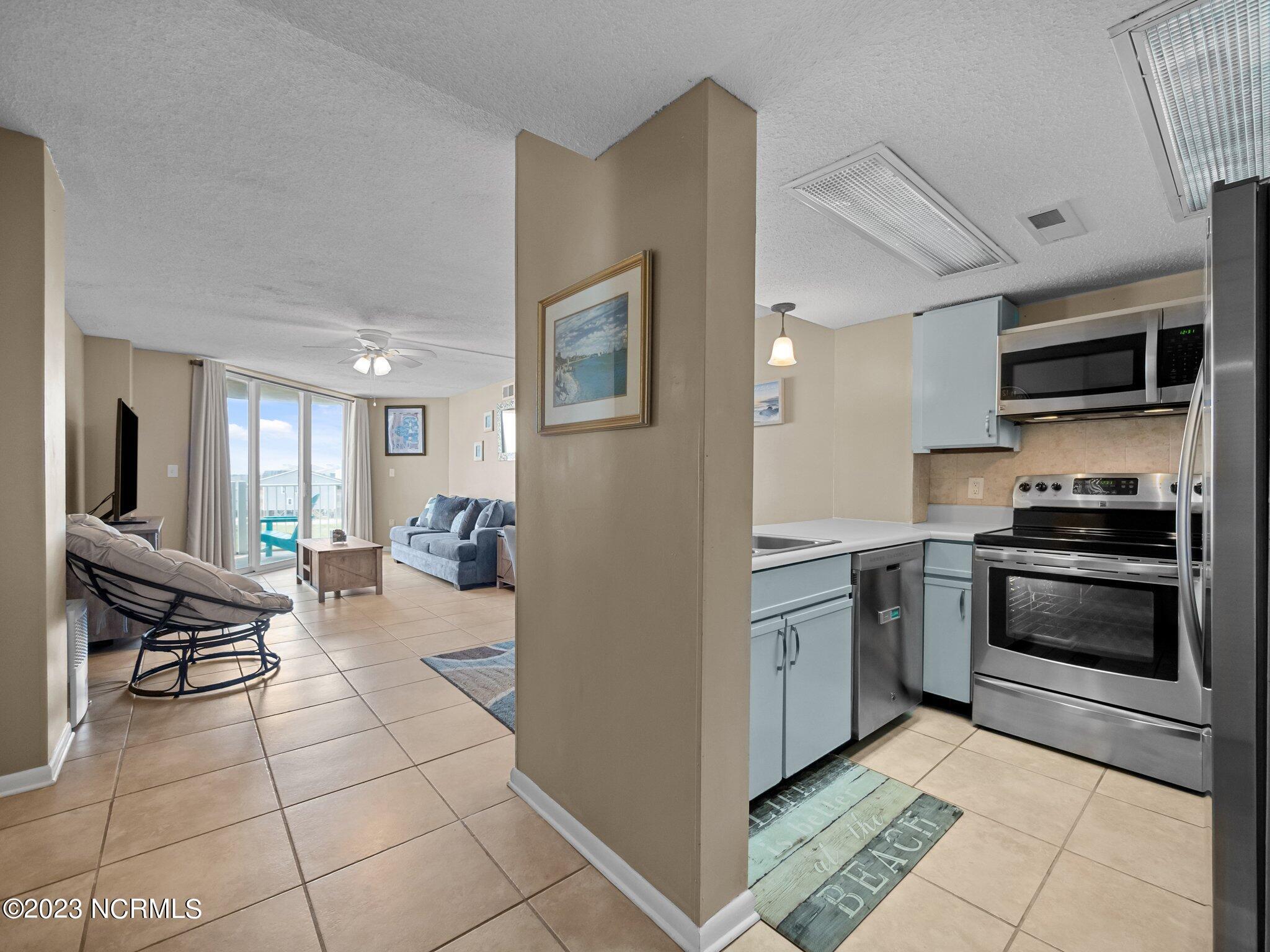 2000 New River Inlet Road, 1304
