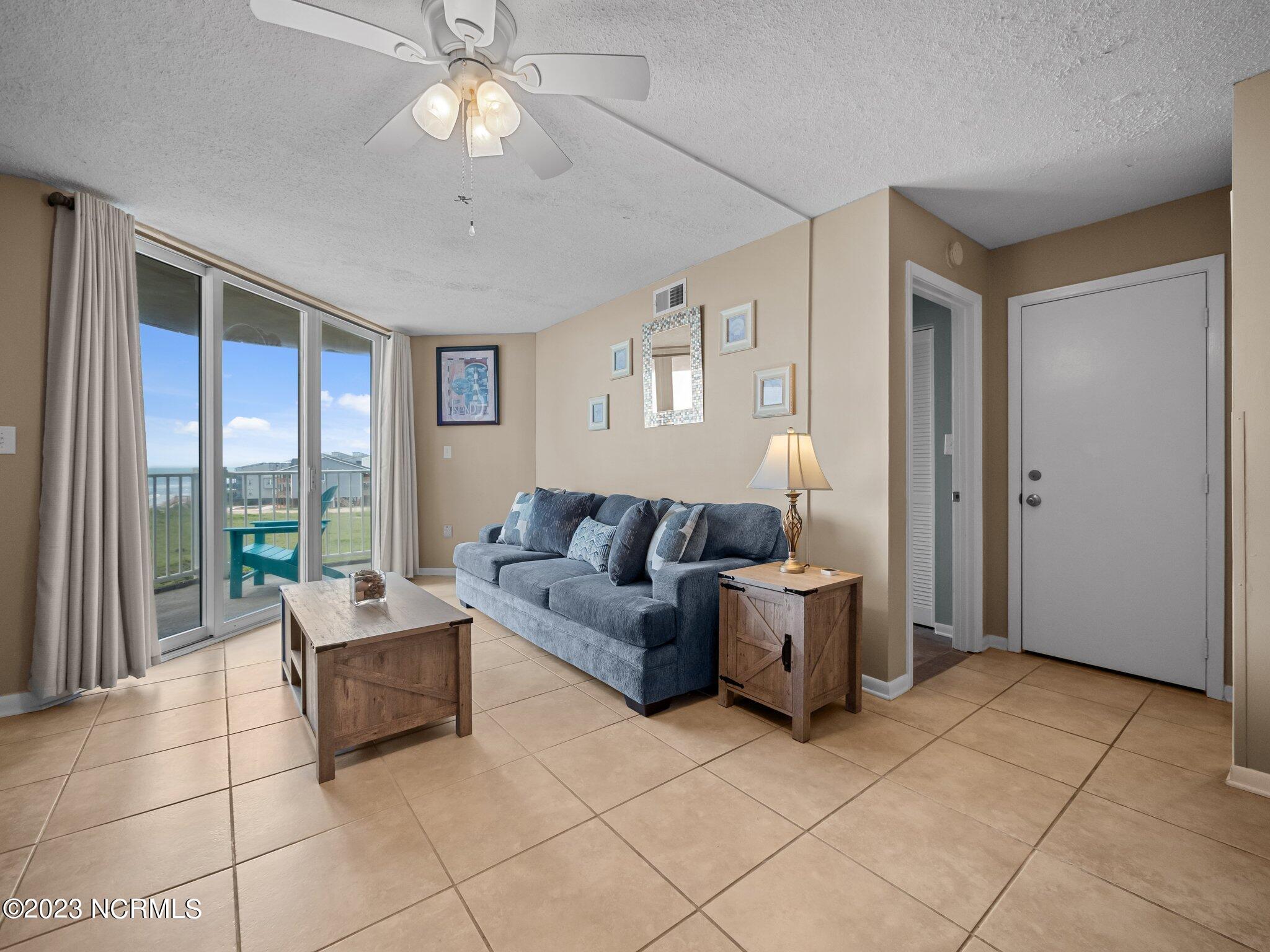2000 New River Inlet Road, 1304