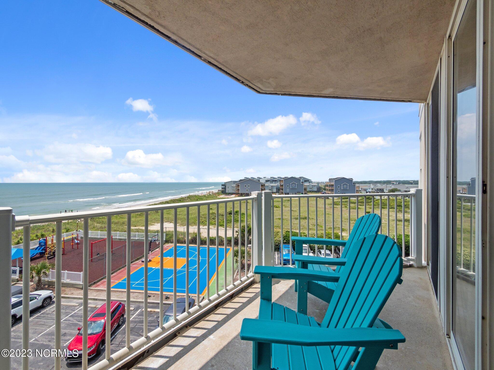 2000 New River Inlet Road, 1304