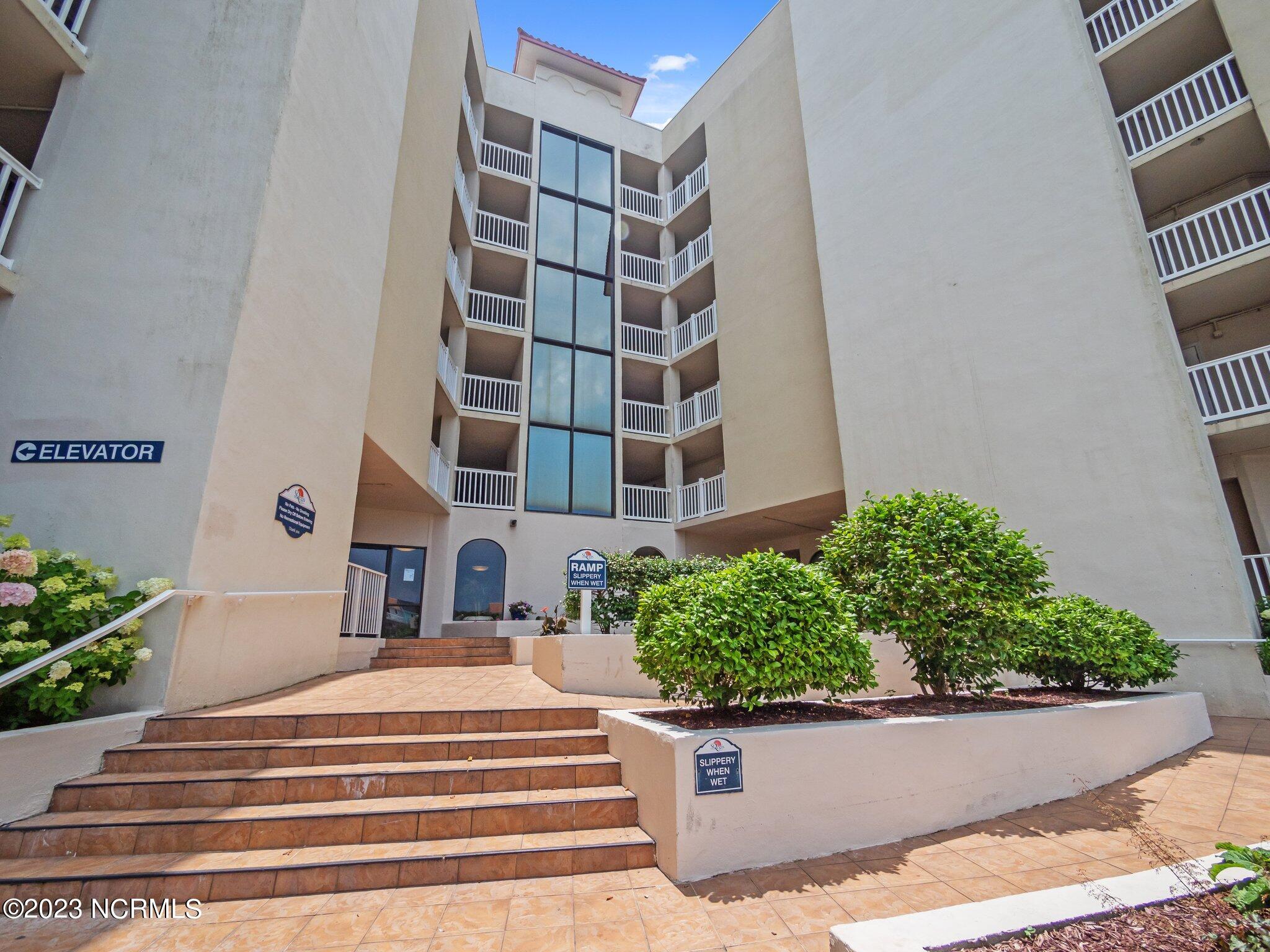 2000 New River Inlet Road, 1304