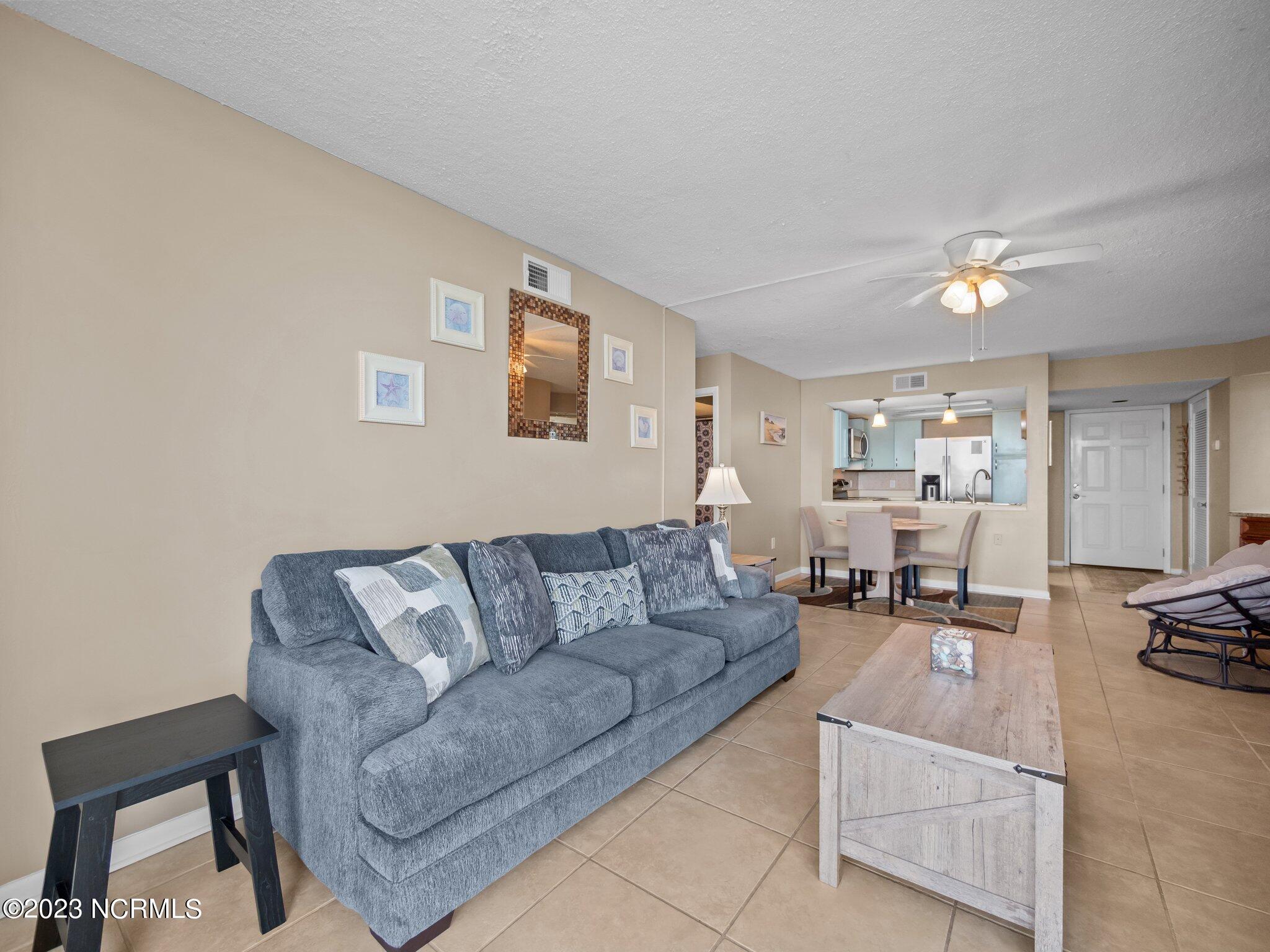 2000 New River Inlet Road, 1304