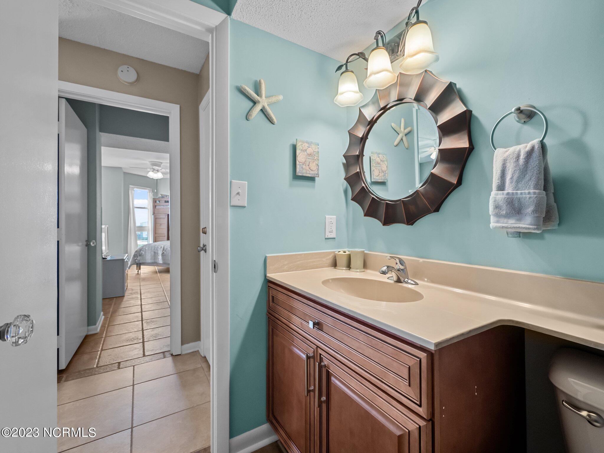 2000 New River Inlet Road, 1304