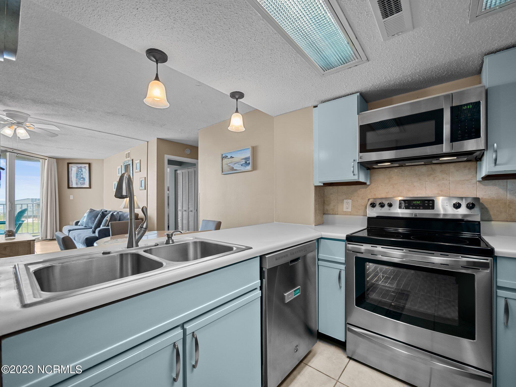2000 New River Inlet Road, 1304