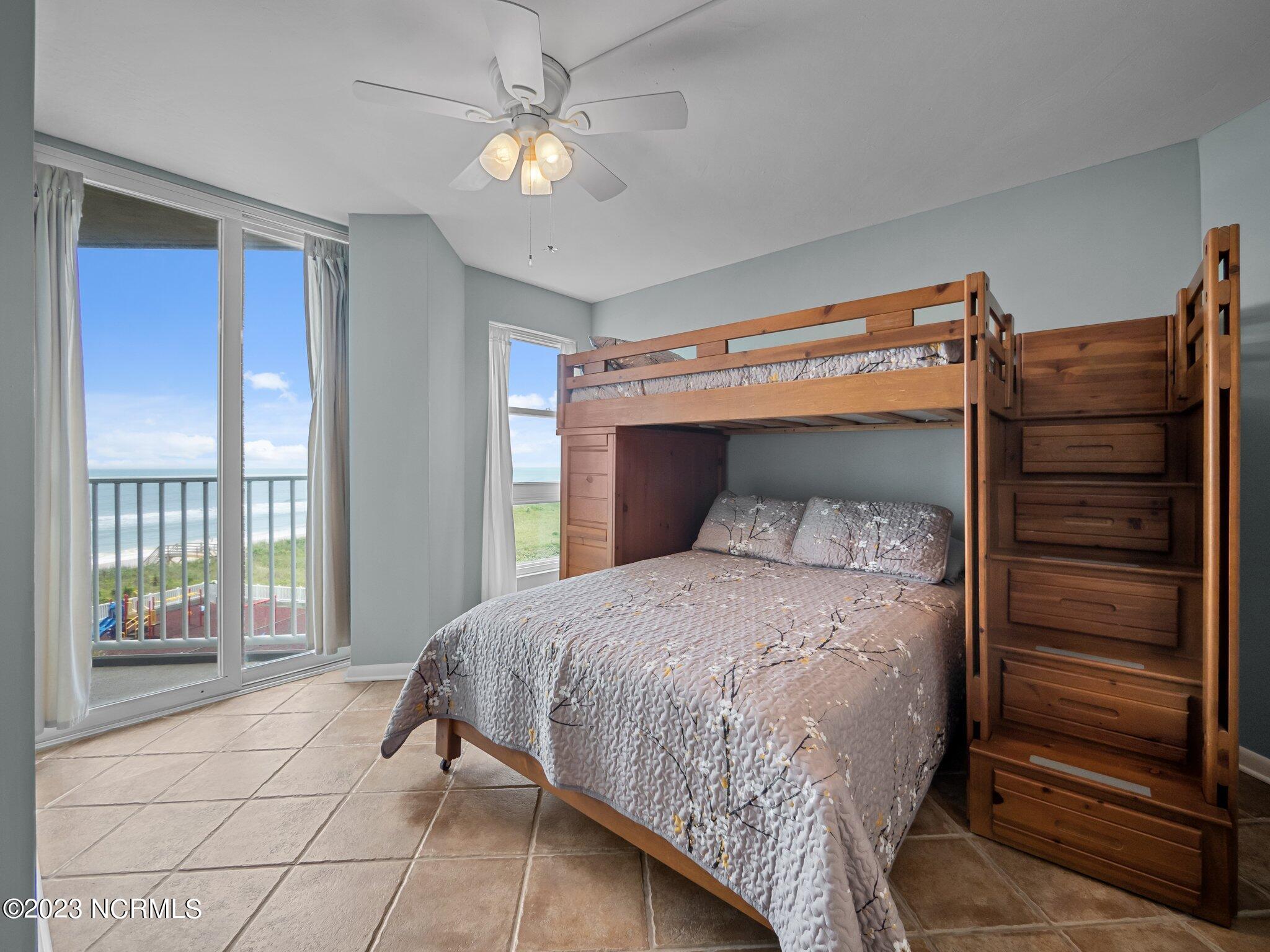 2000 New River Inlet Road, 1304