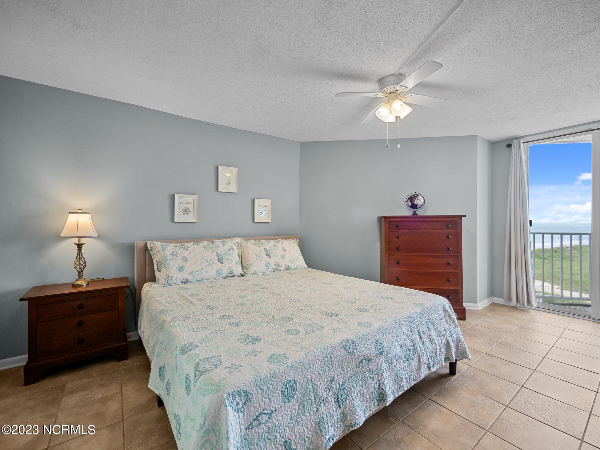 2000 New River Inlet Road, 1304